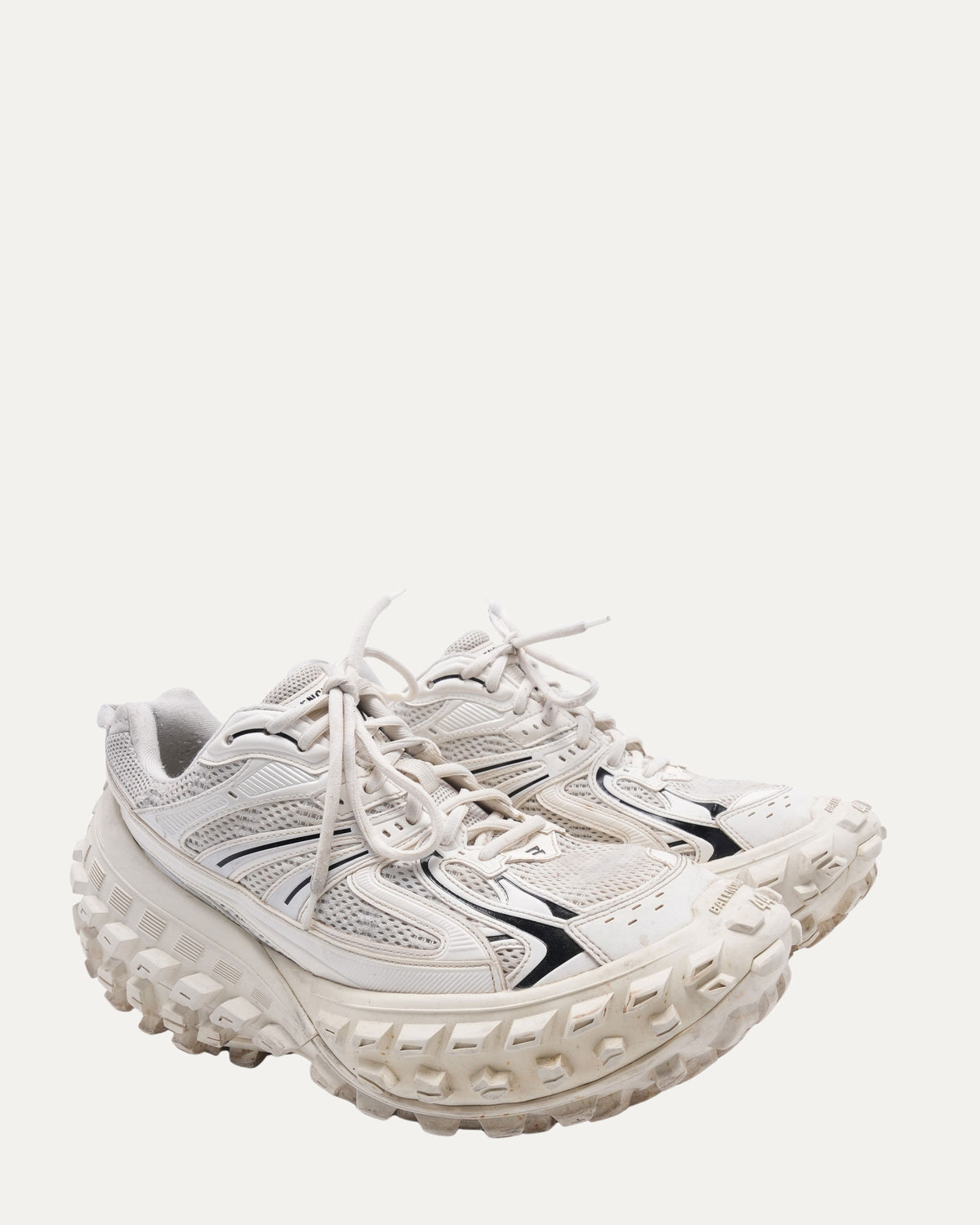 Defender Sneaker