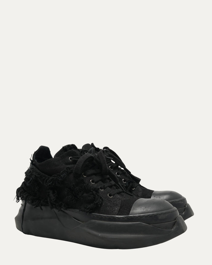 Distressed Abstract Low Top Sneaker