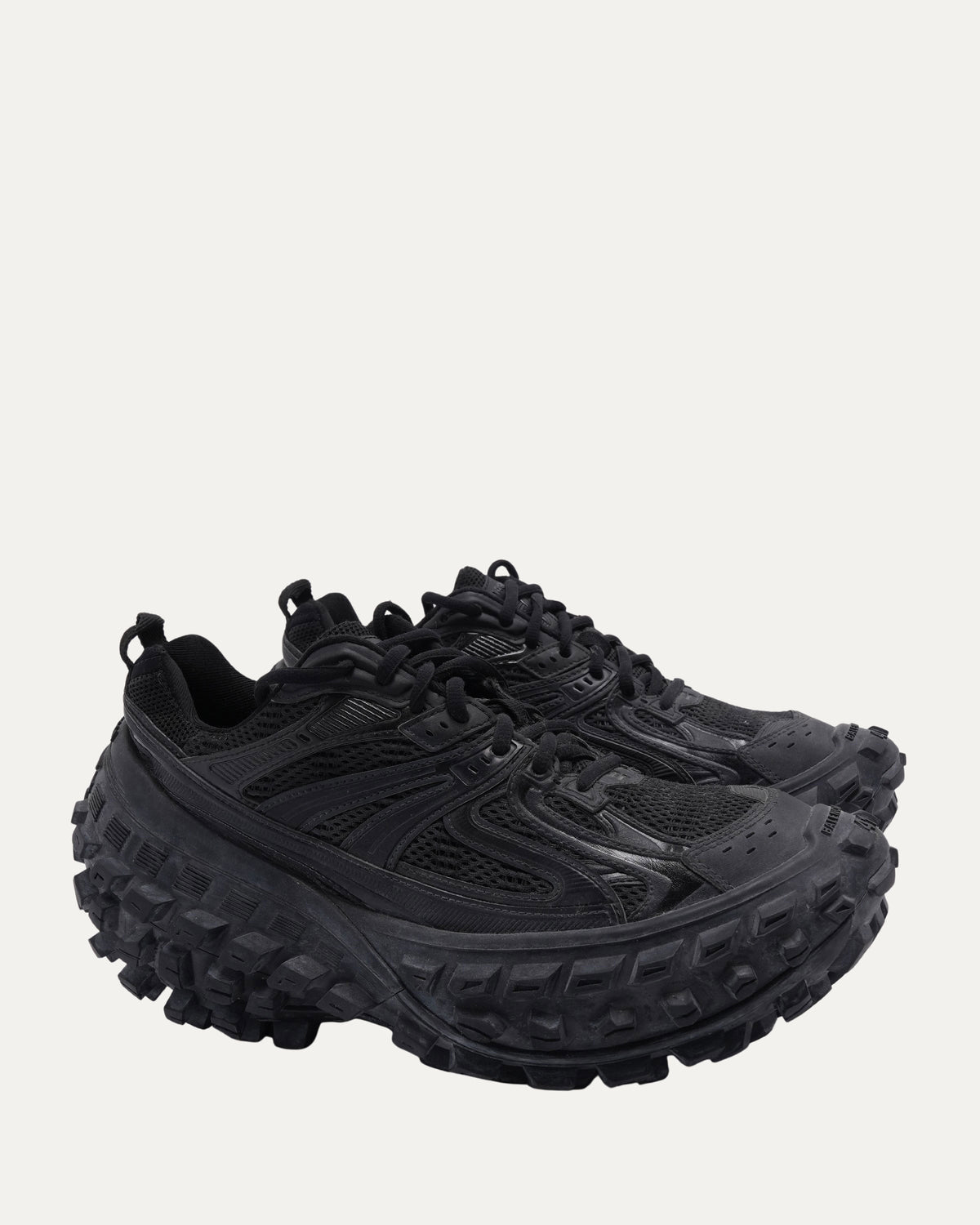 Defender Sneaker