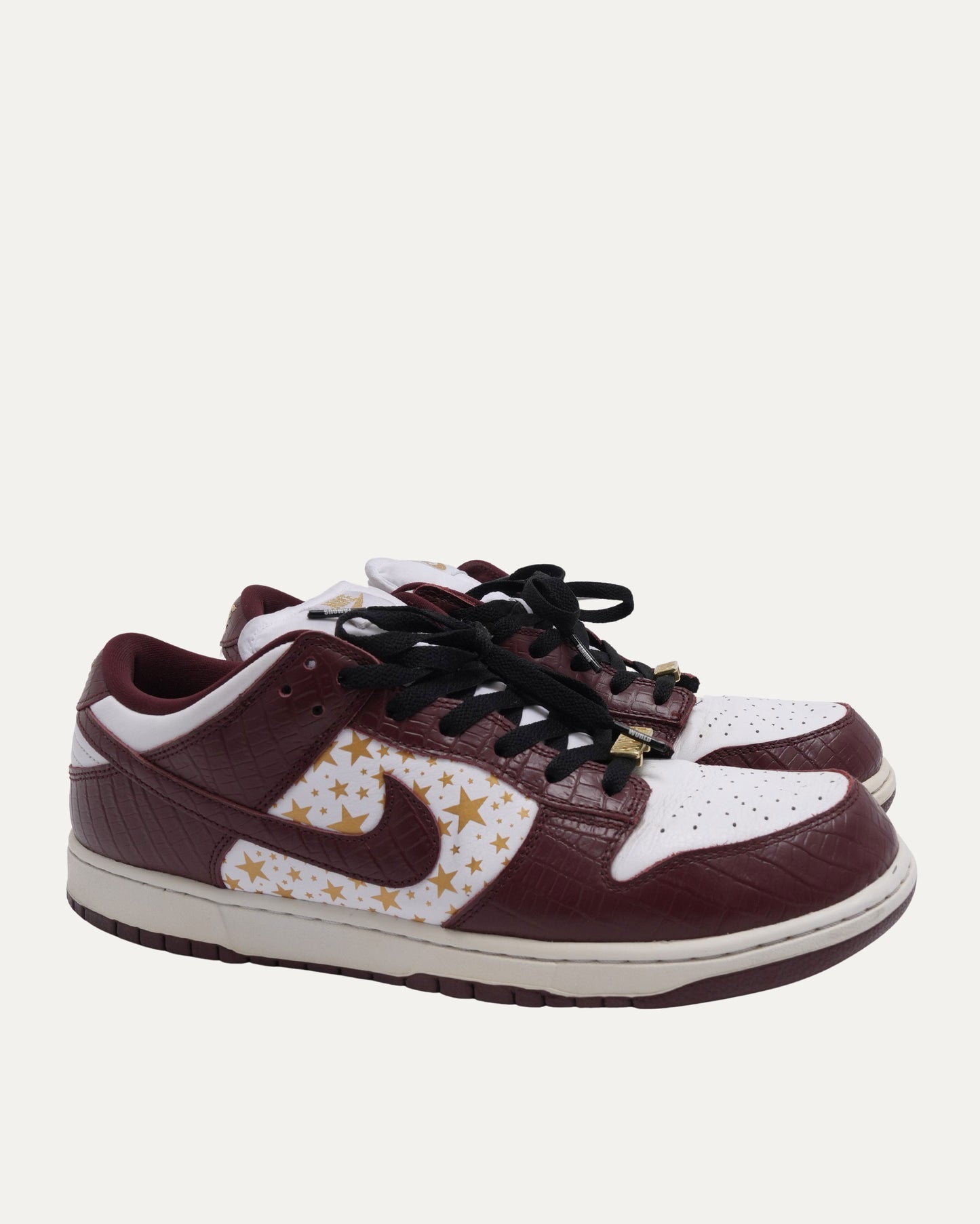 SB Dunk Low Supreme Stars