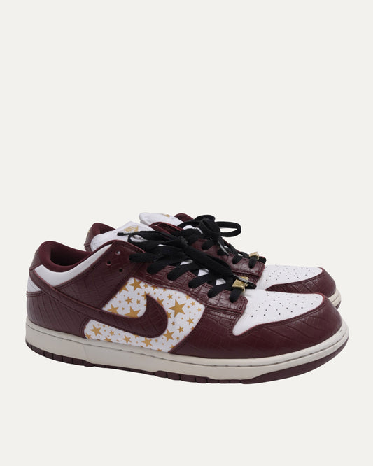 SB Dunk Low Supreme Stars