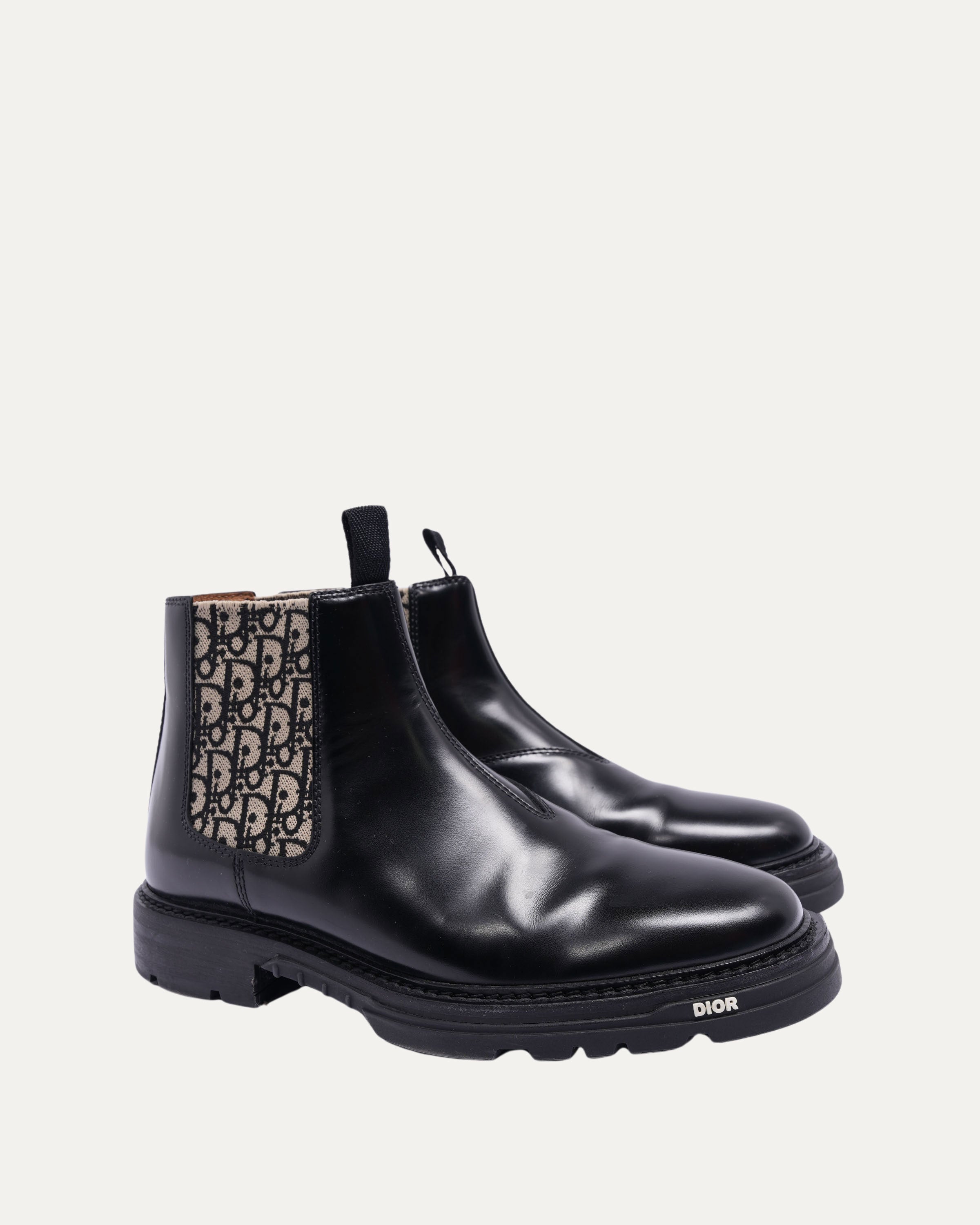 Explorer Chelsea Boot