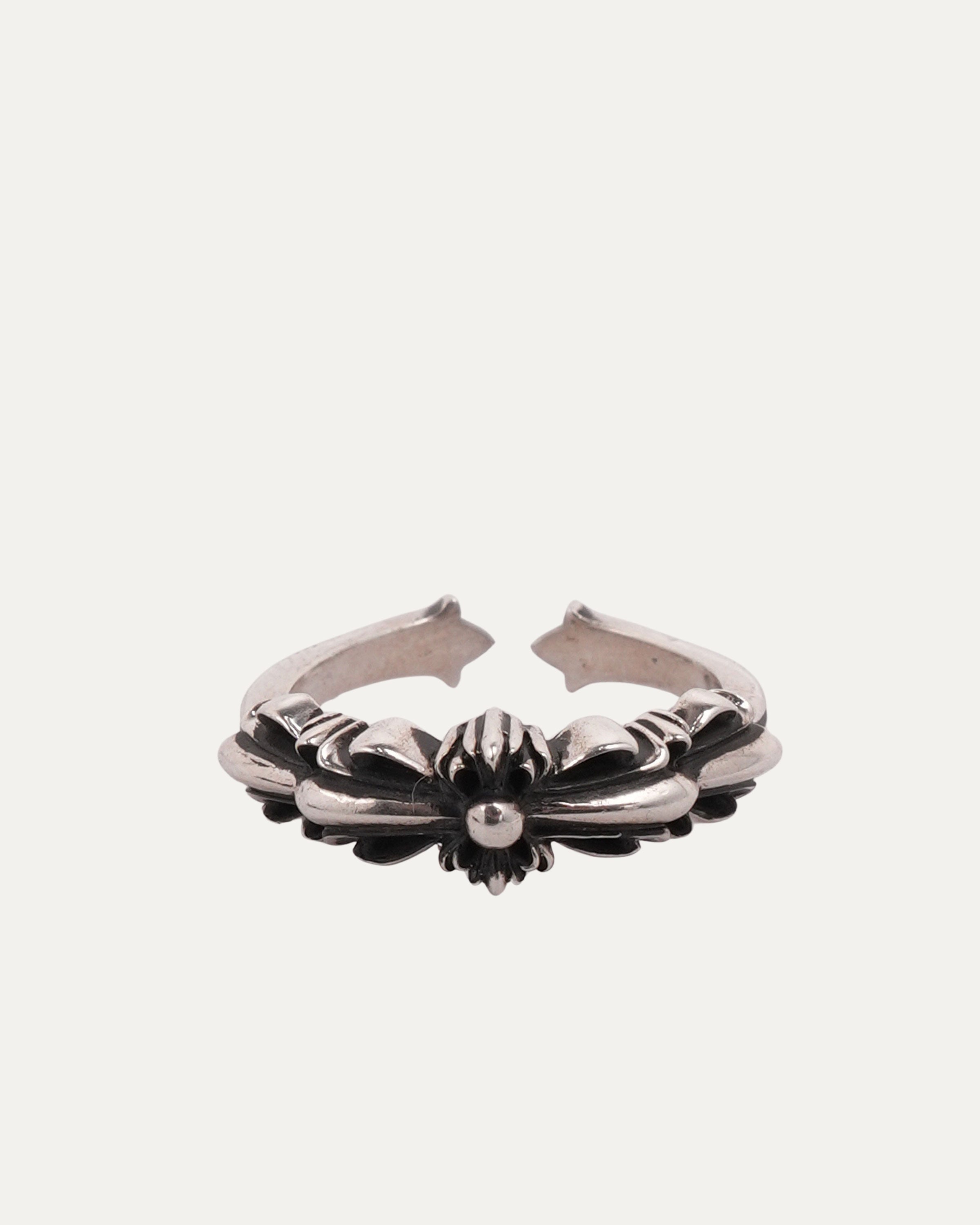 Chrome Hearts フルール・ド・リス ボタン Chrome Hearts Mini Double Floral Cross Ring – Justin Reed