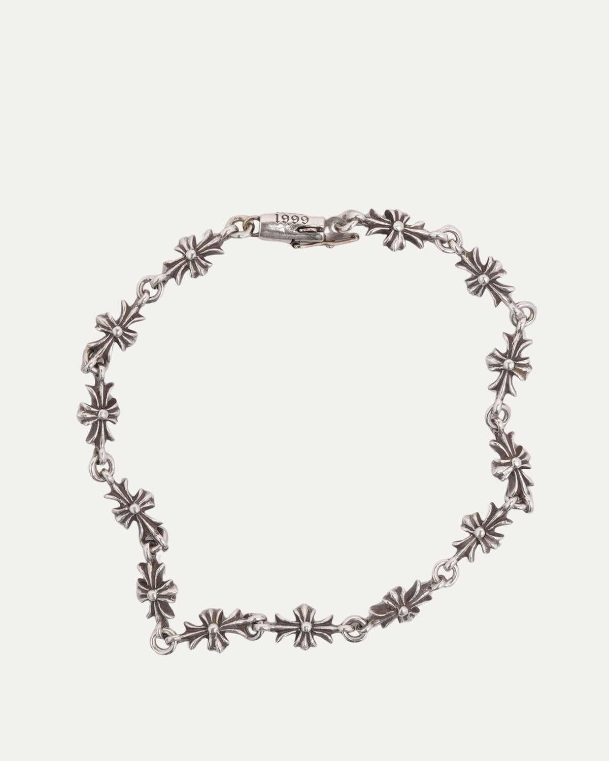 Tiny E Bracelet
