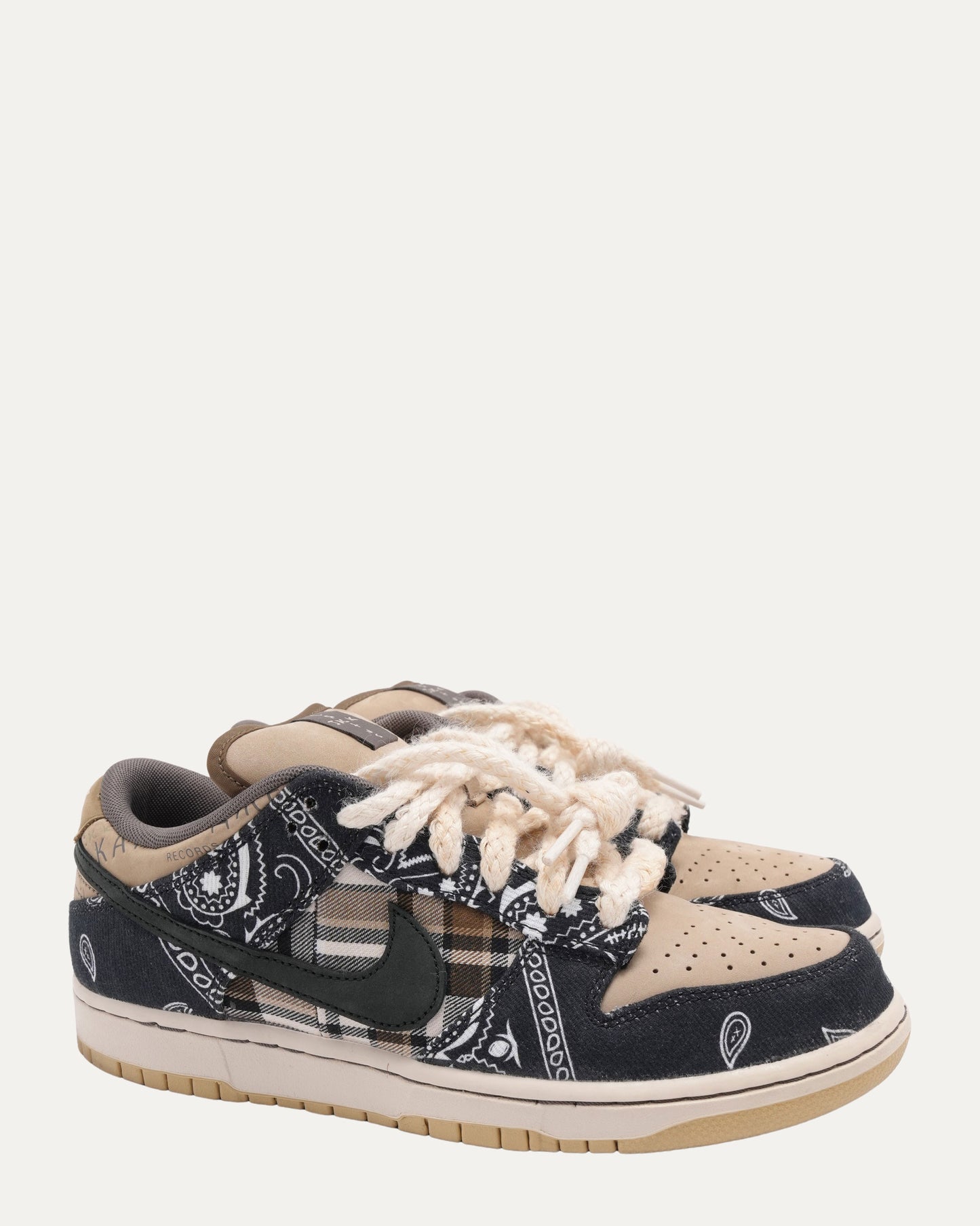 SB Dunk Low Travis Scott