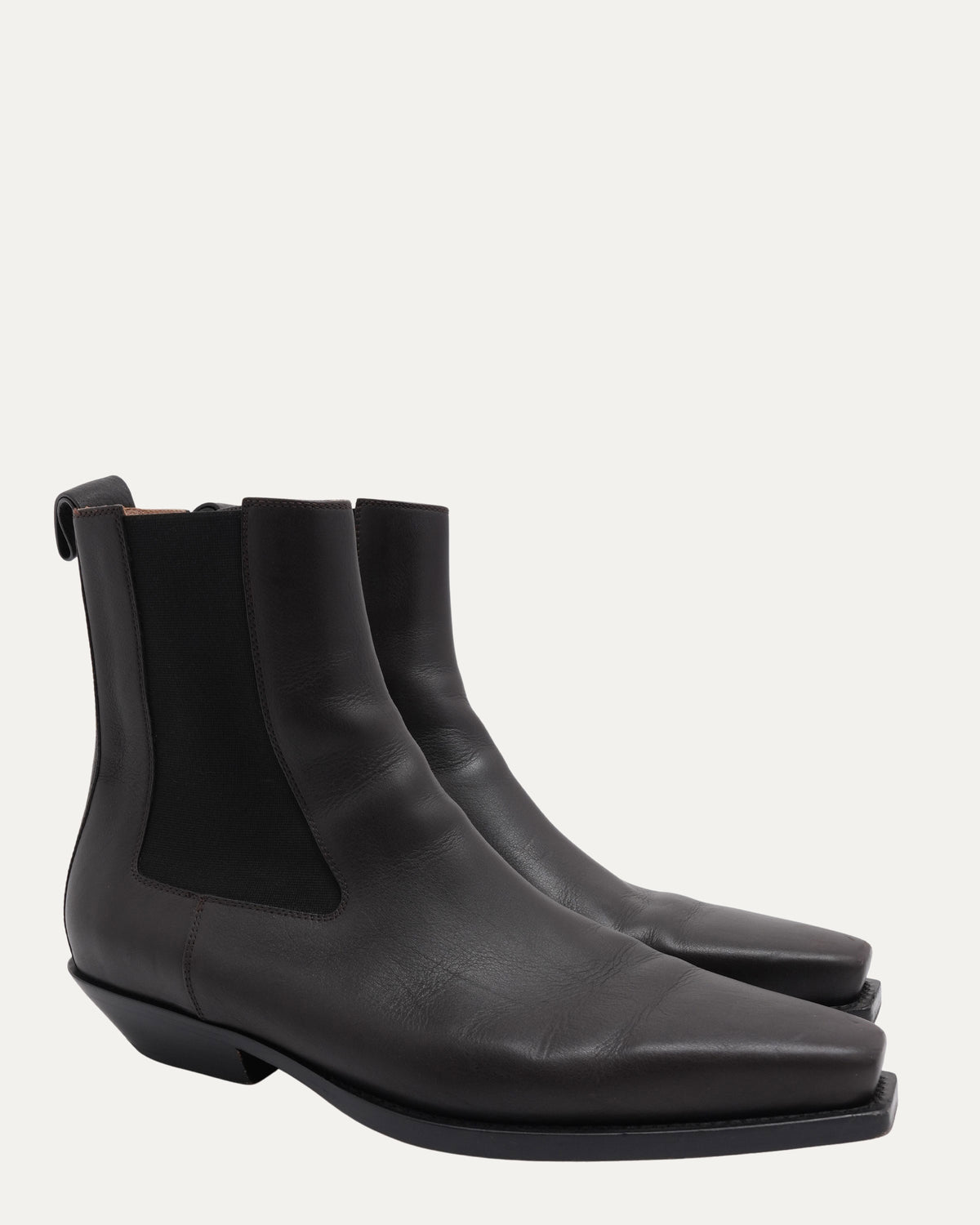 The Lean Chelsea Boots