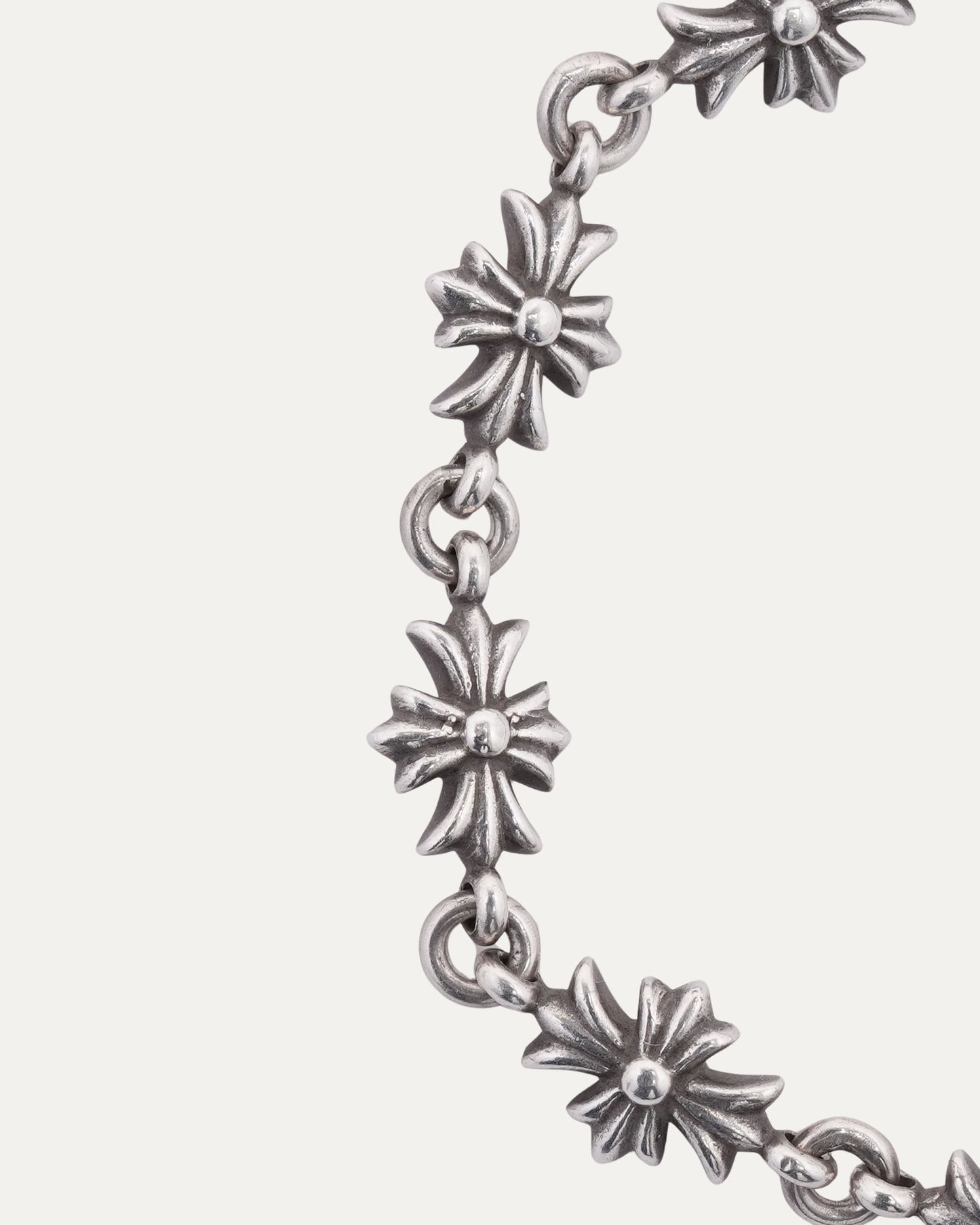 Tiny E Bracelet