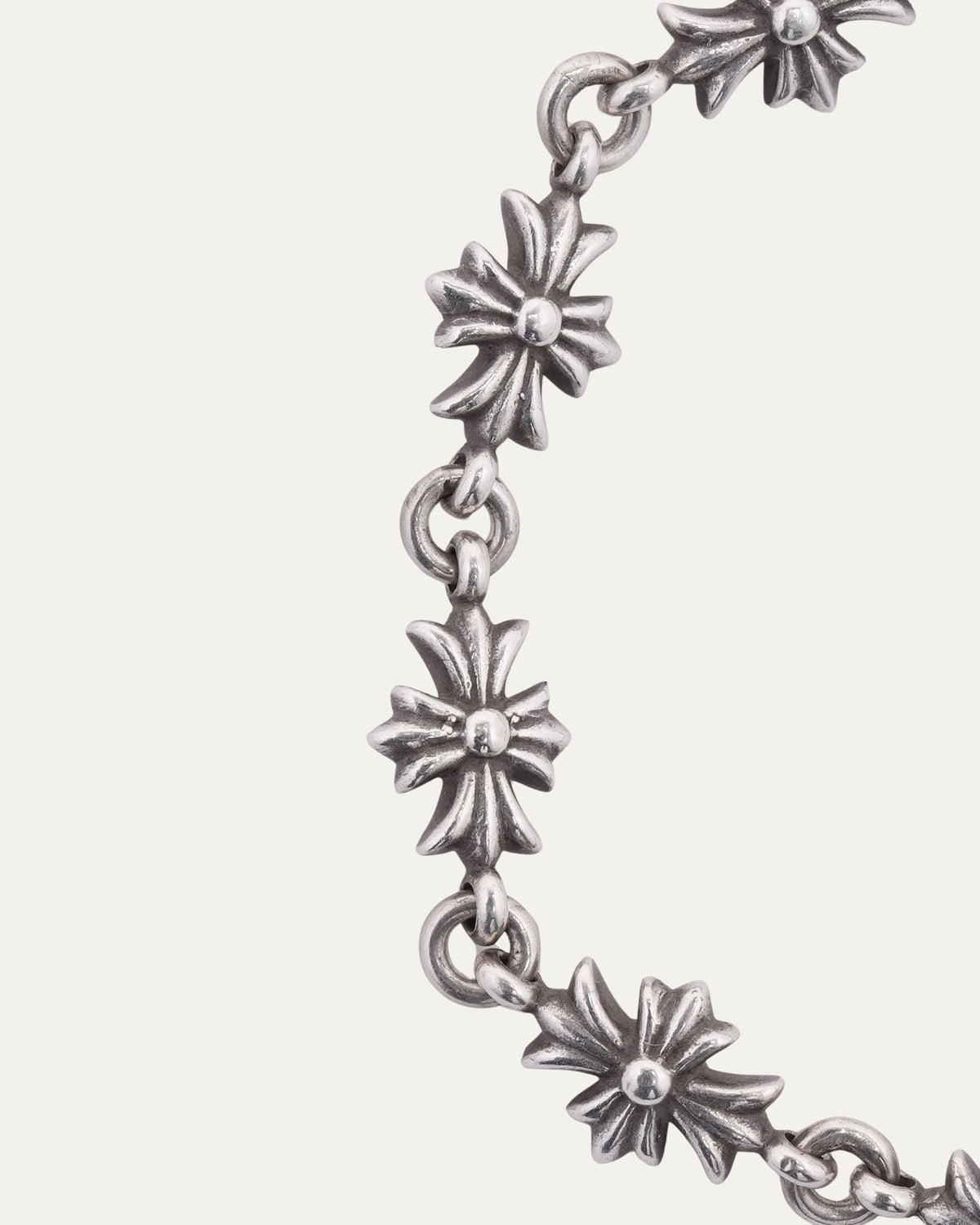 Tiny E Bracelet