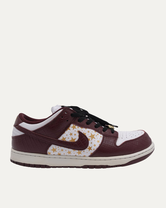 SB Dunk Low Supreme Stars