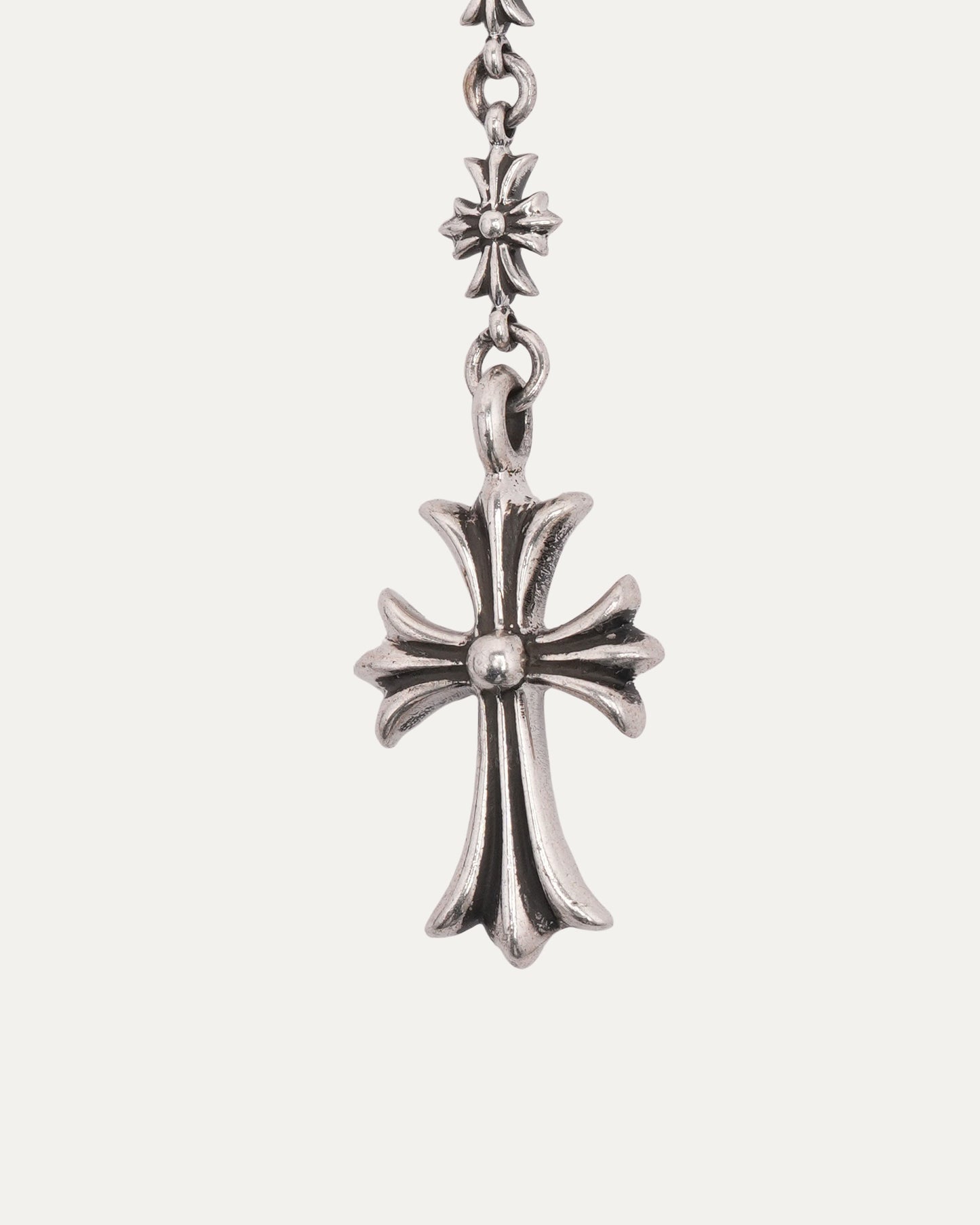 Tiny E Choke Chain Necklace