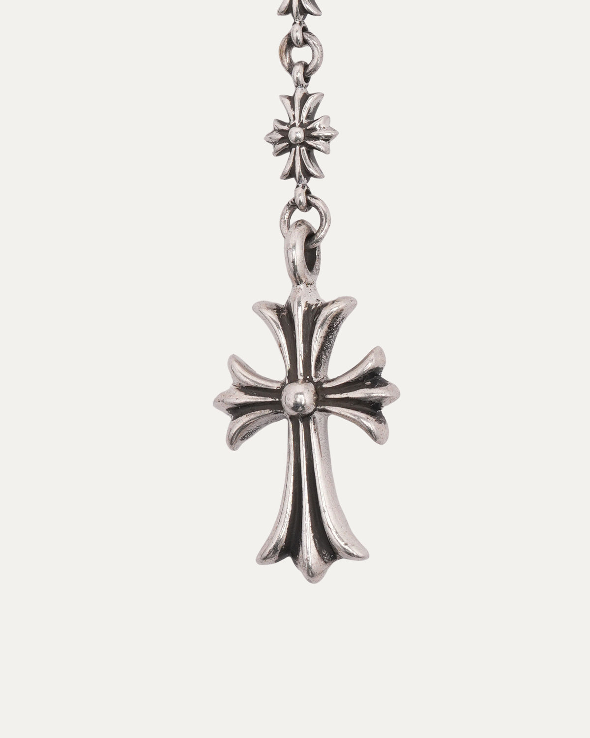 Tiny E Choke Chain Necklace