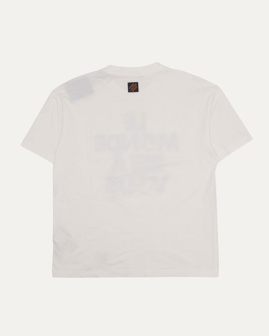 Le Monde Est À Vous T-Shirt