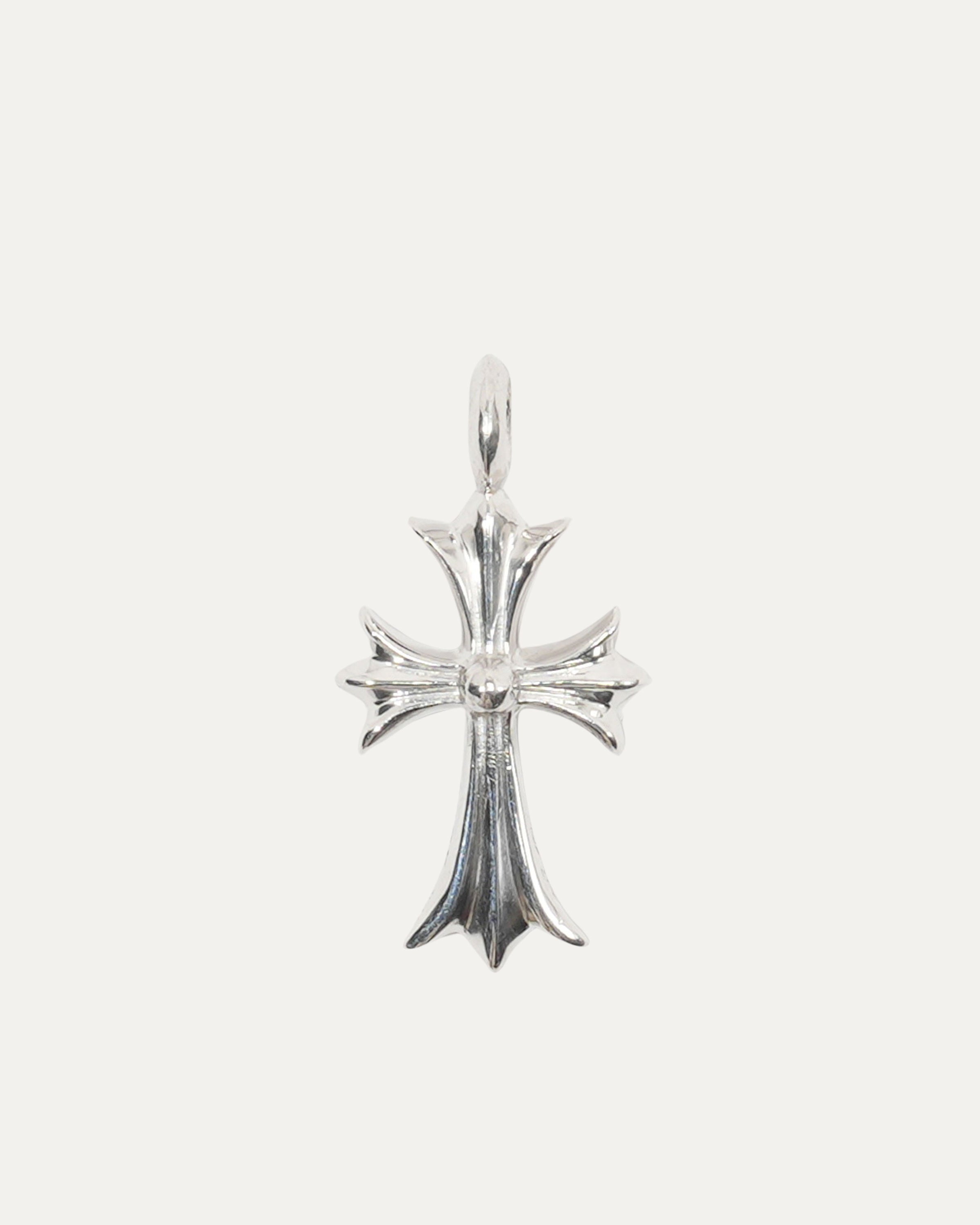 18k White Gold and Diamond Tiny Fat Pendant