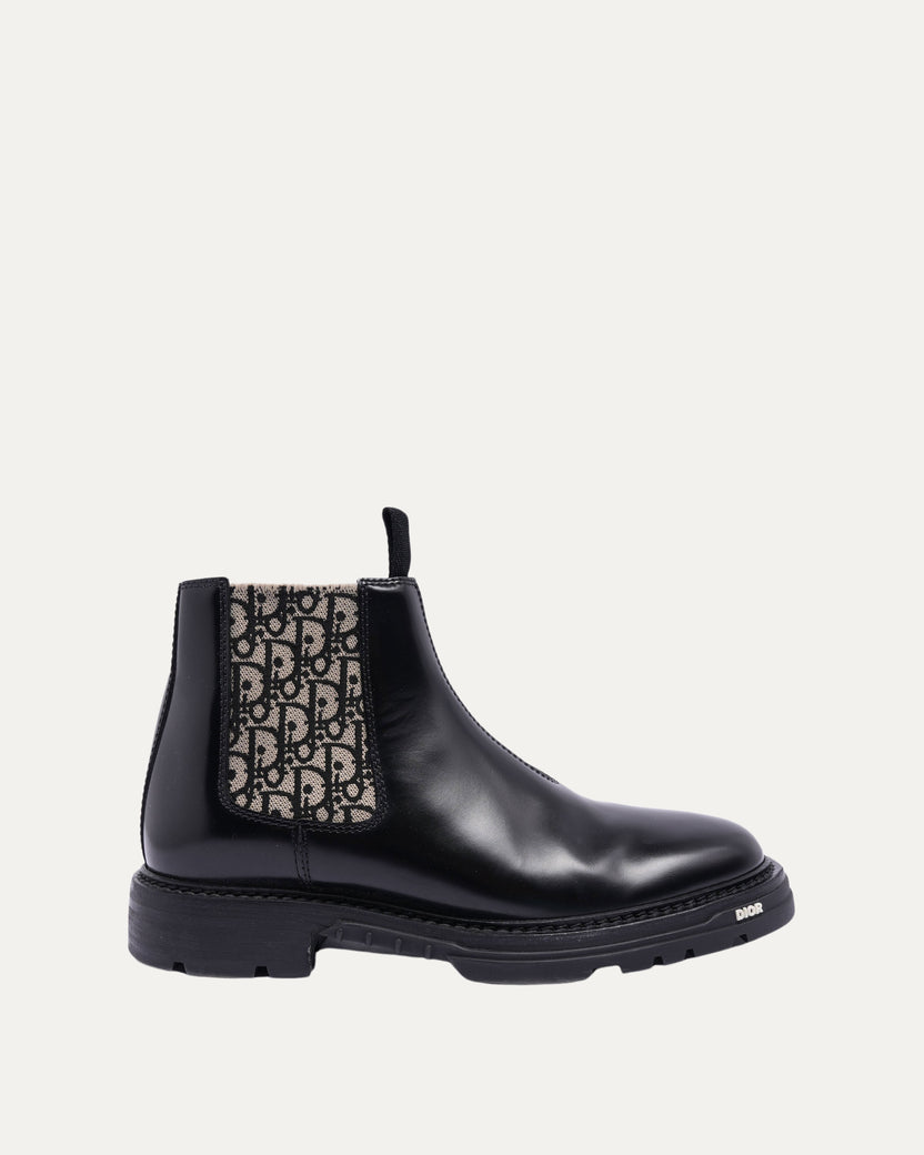 Explorer Chelsea Boot