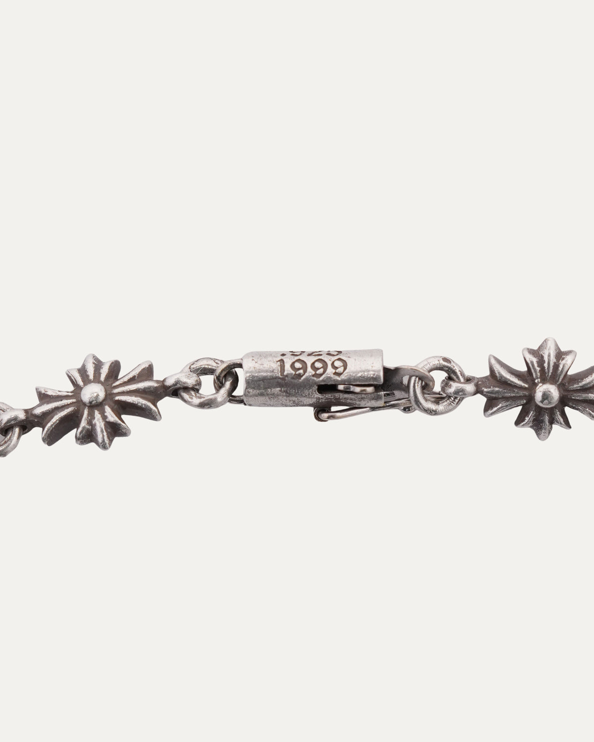 Tiny E Bracelet