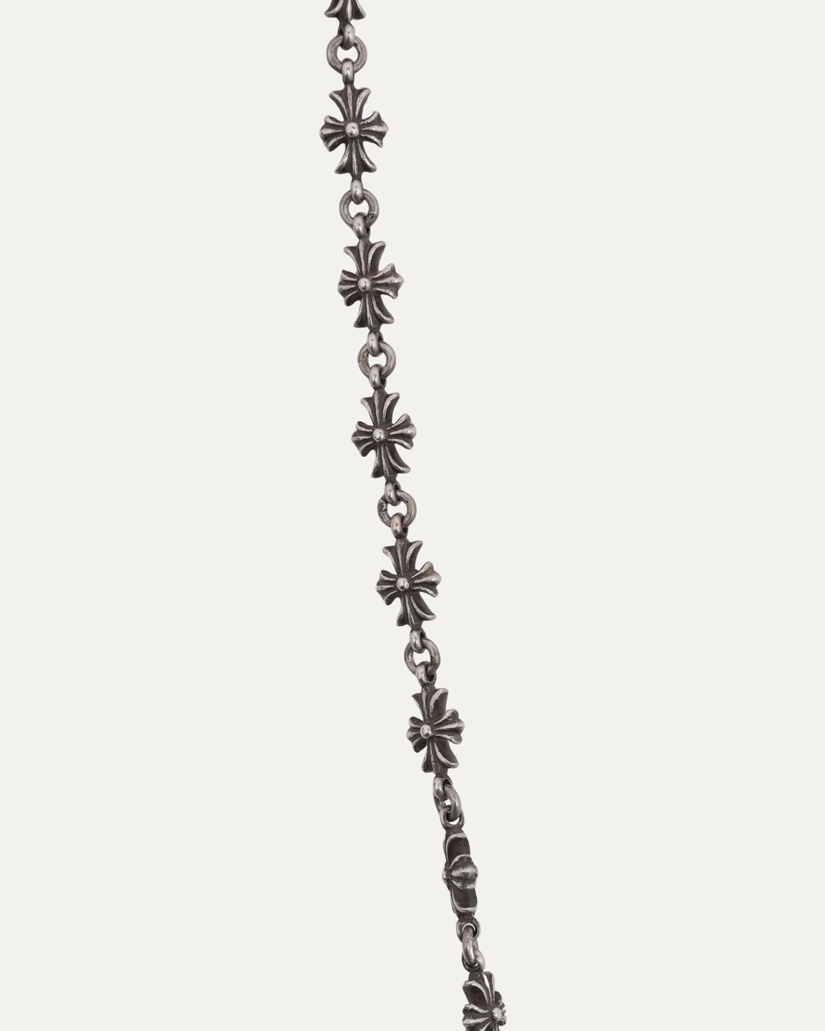 Tiny E Necklace