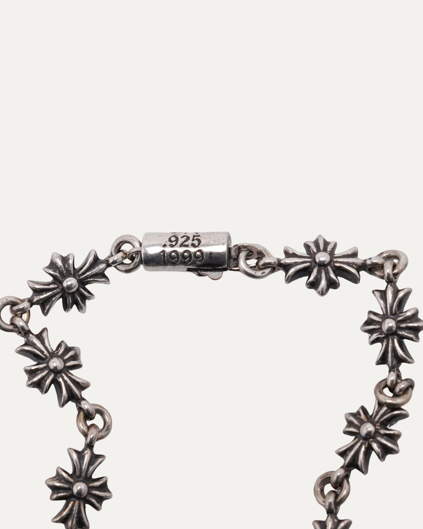 Tiny E Bracelet