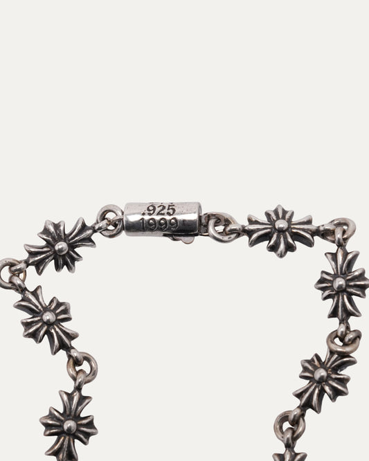Tiny E Bracelet
