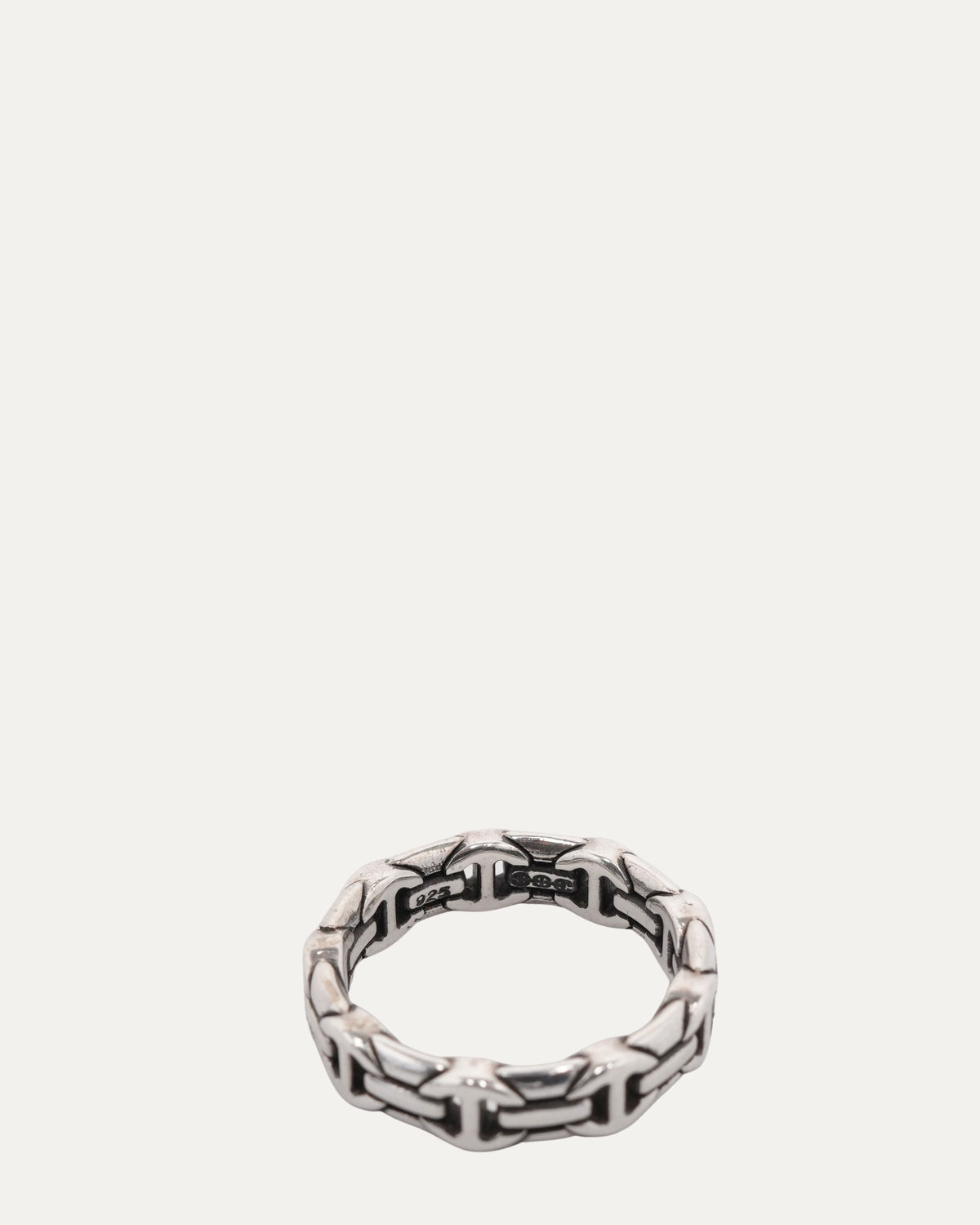 Wall Dame Ring