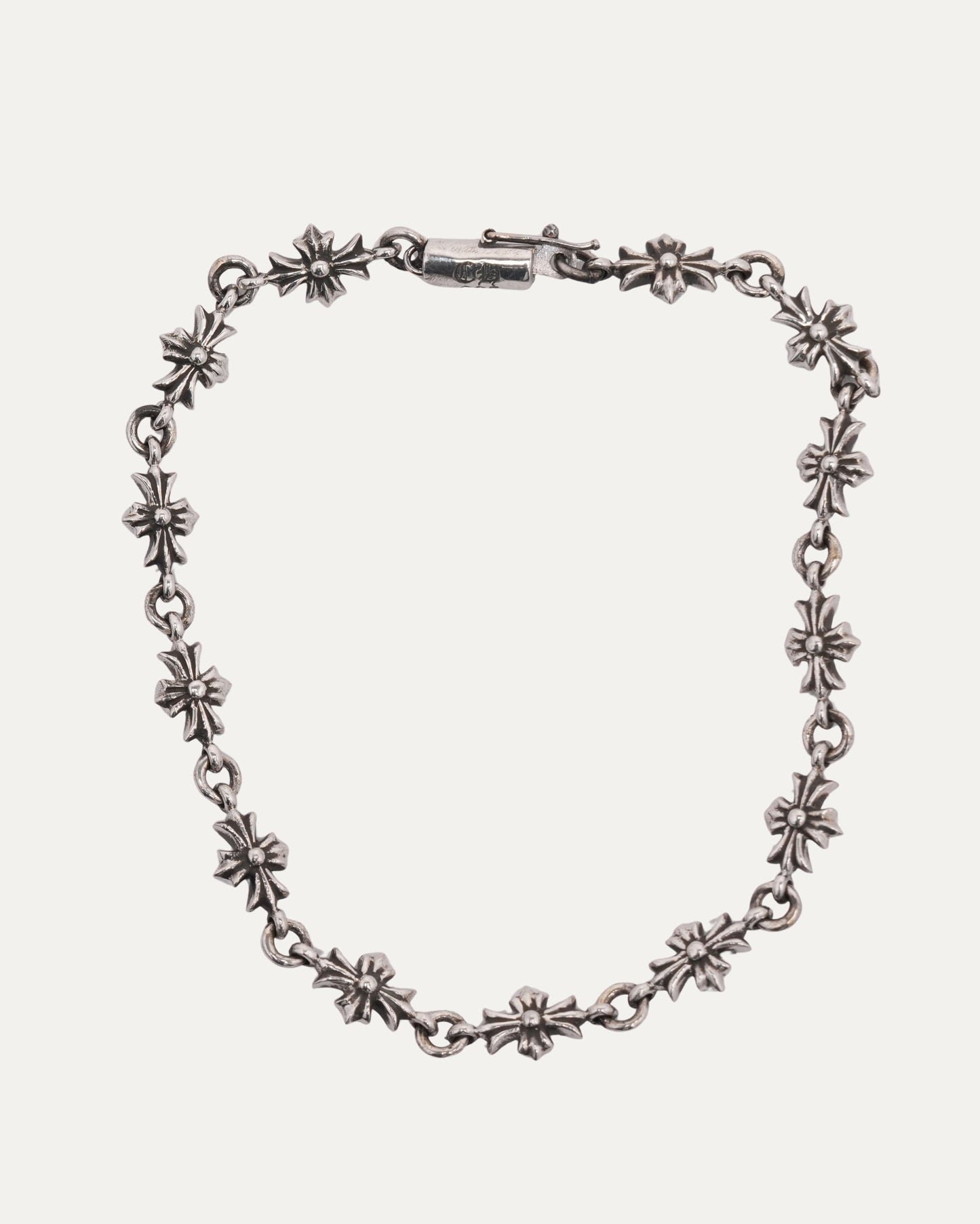 Tiny E Bracelet