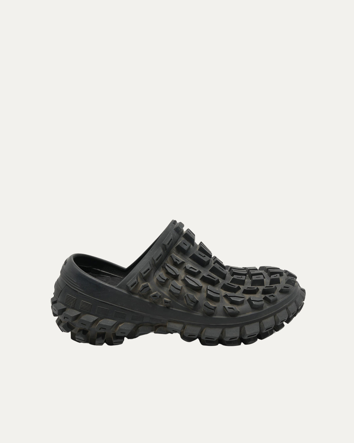 Bouncer Defender Clogs