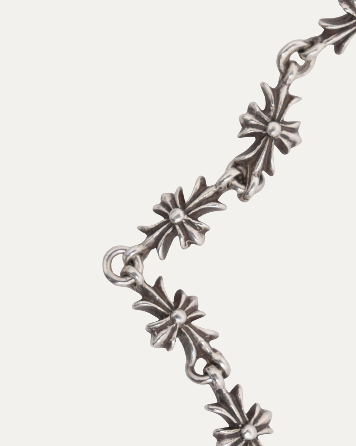 Tiny E Bracelet
