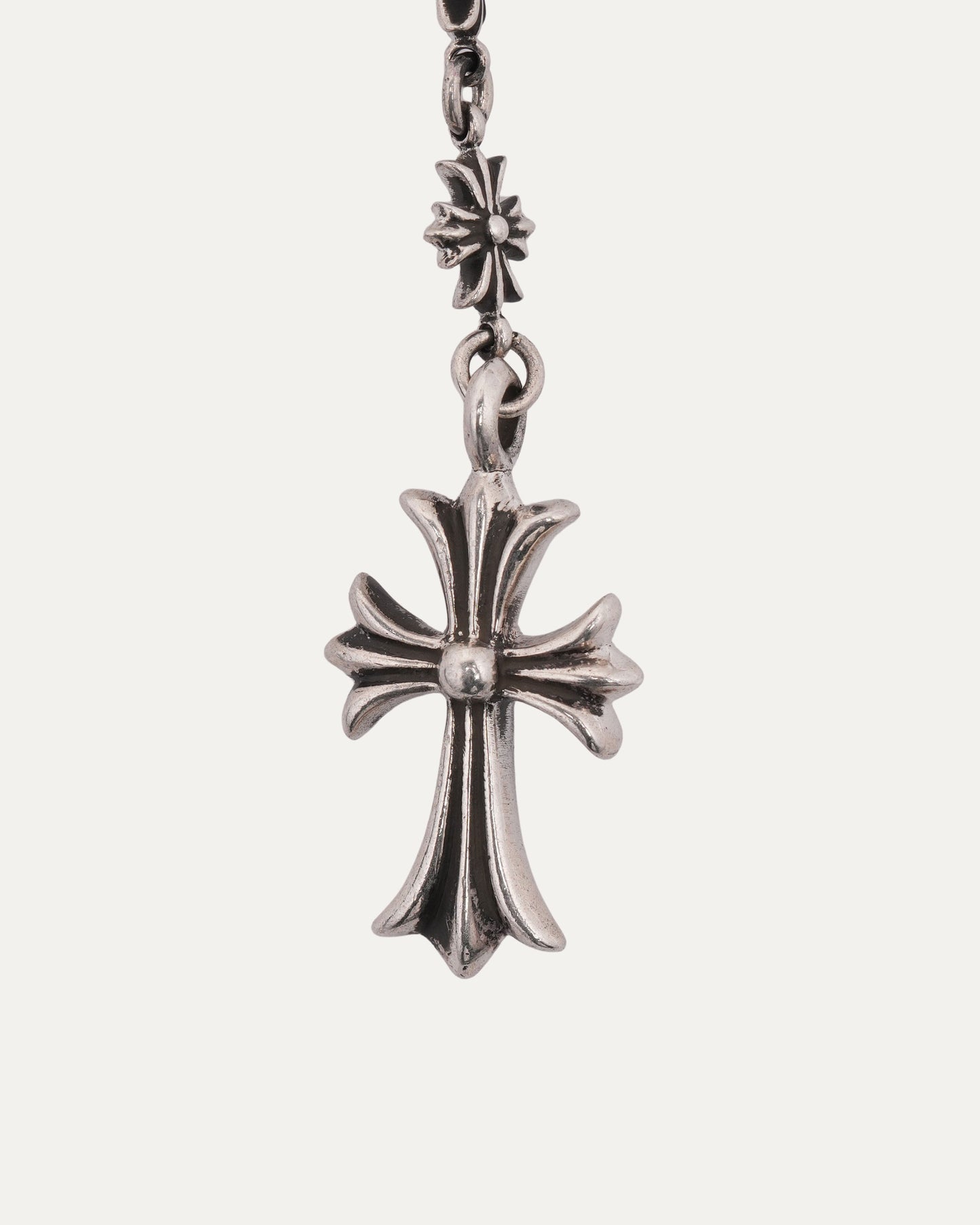 Tiny E Choke Chain Necklace
