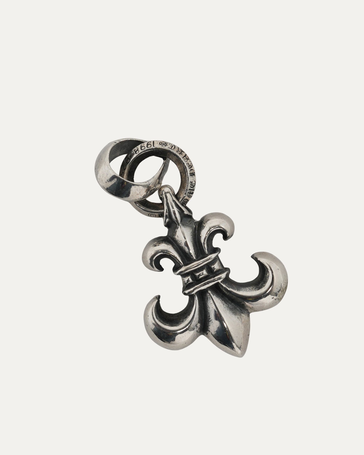 Fleur with Bale Pendant