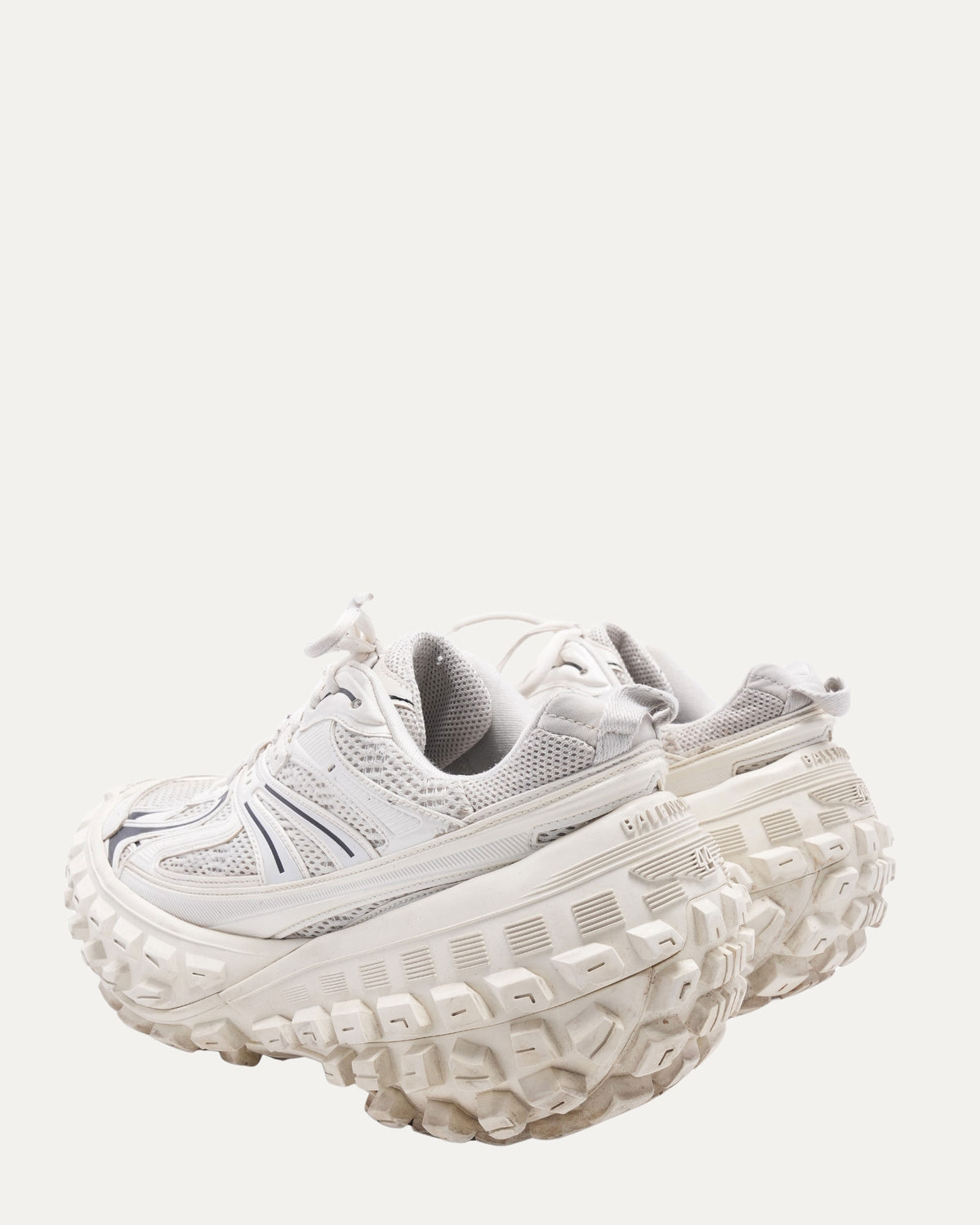Defender Sneaker