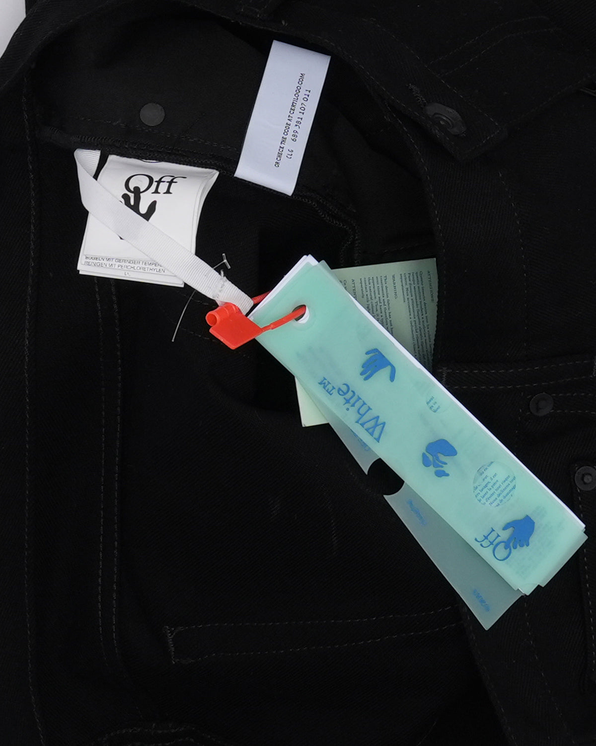 Diagonal Pocket Logo Jeans