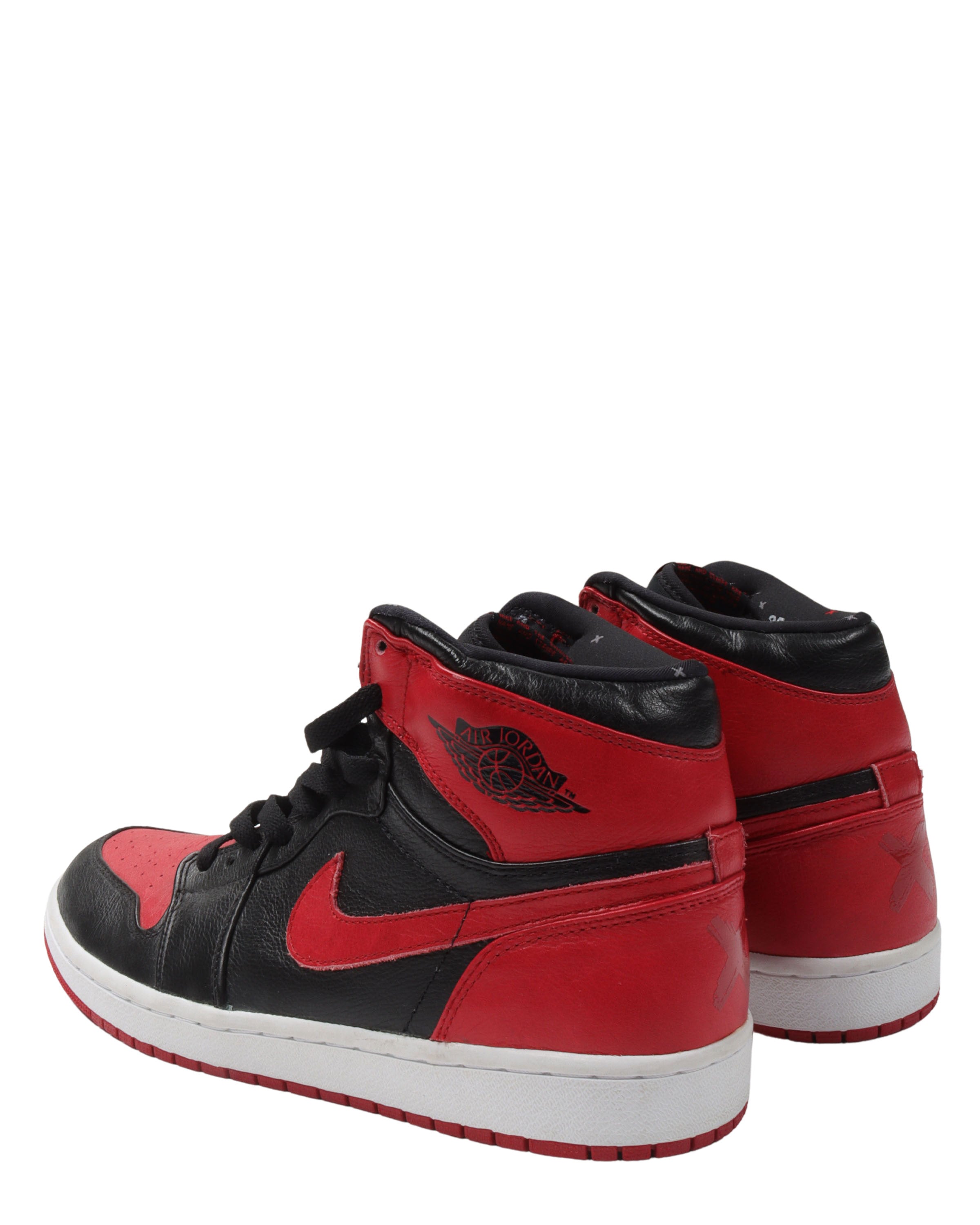 Air Jordan 1 Banned (2011)