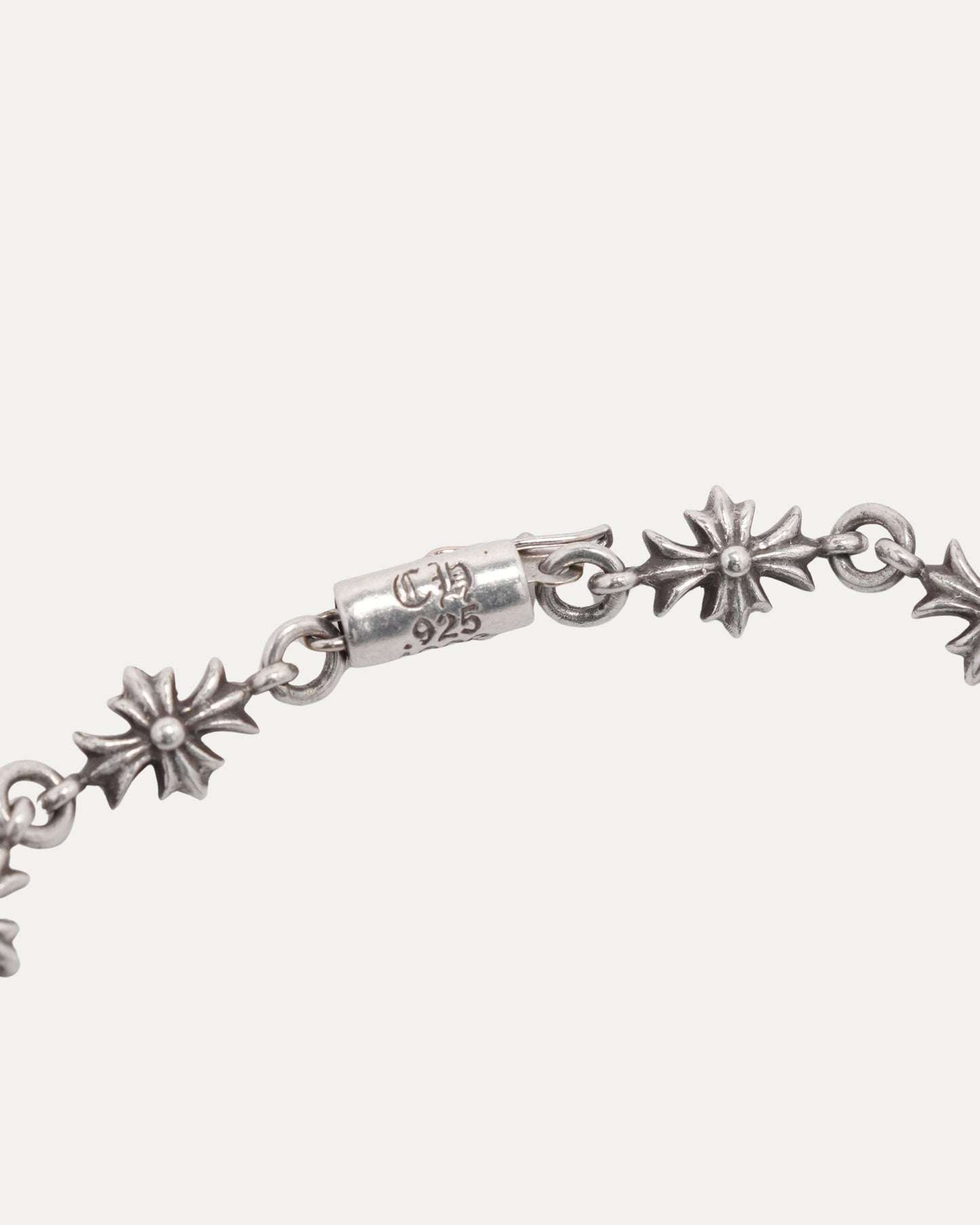 Tiny E Bracelet