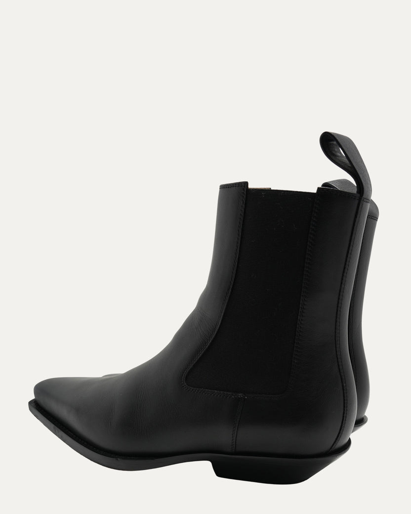 Pointed Toe Chelsea Boots