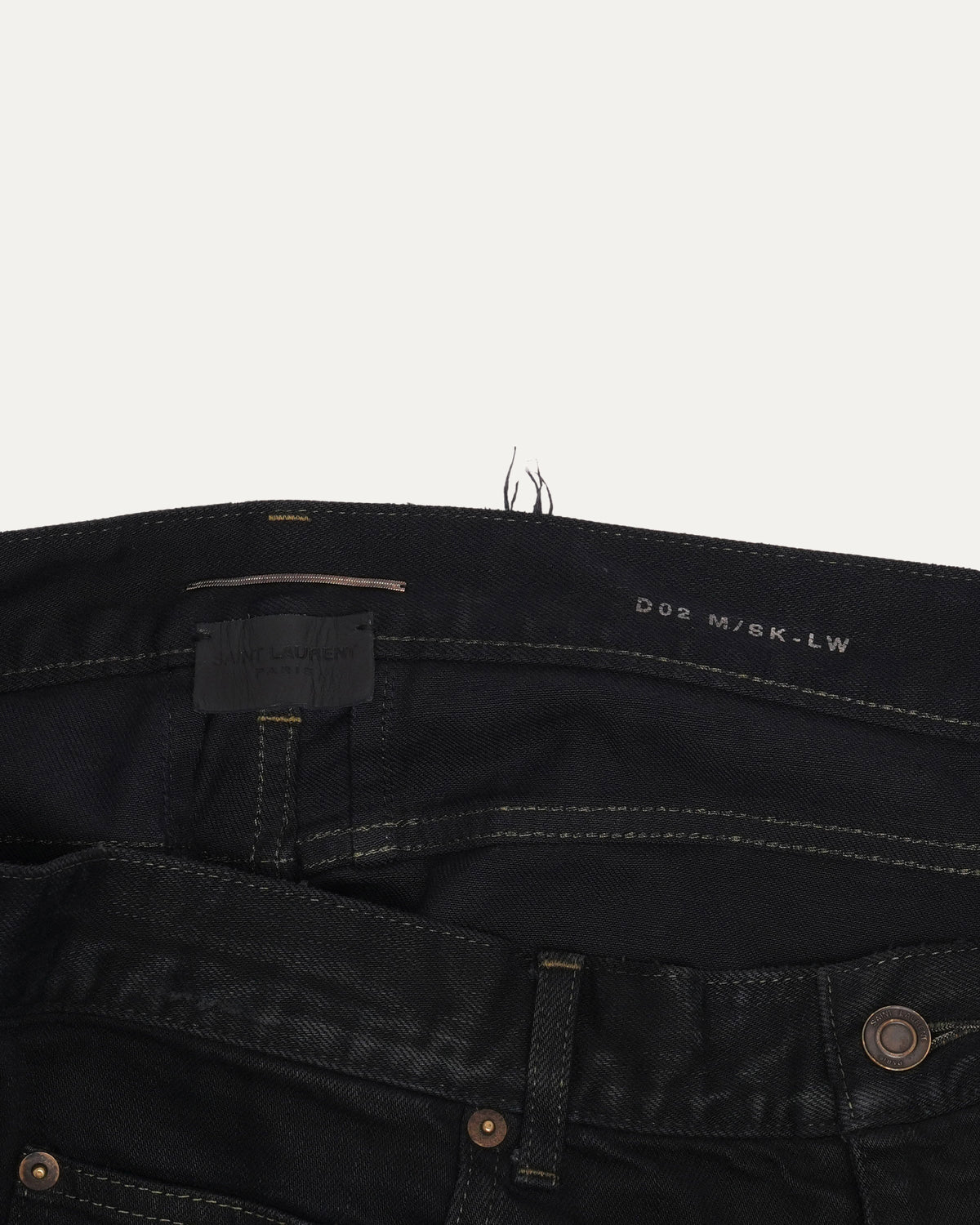 Oil Stain Distressed D02 Jeans