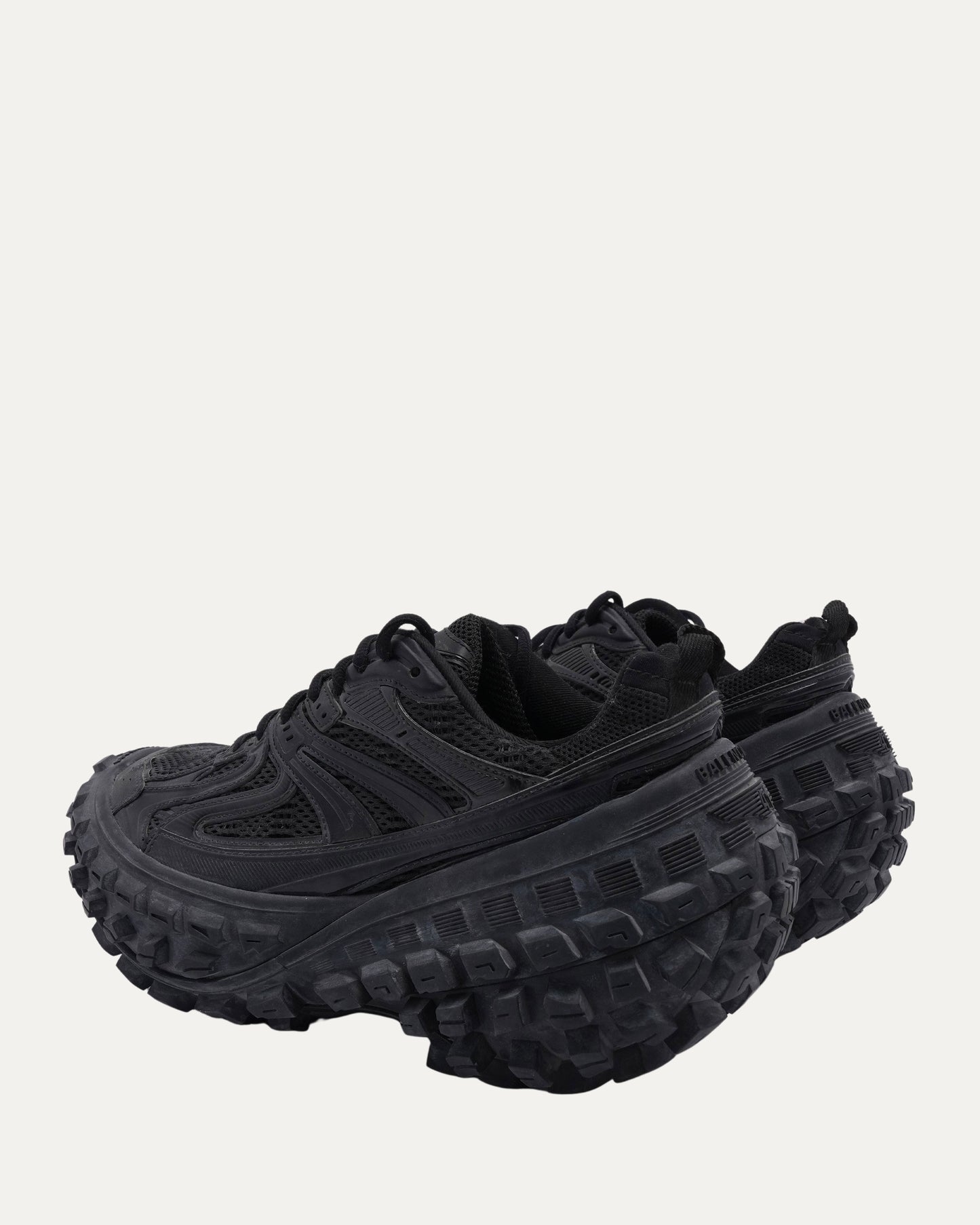 Defender Sneaker