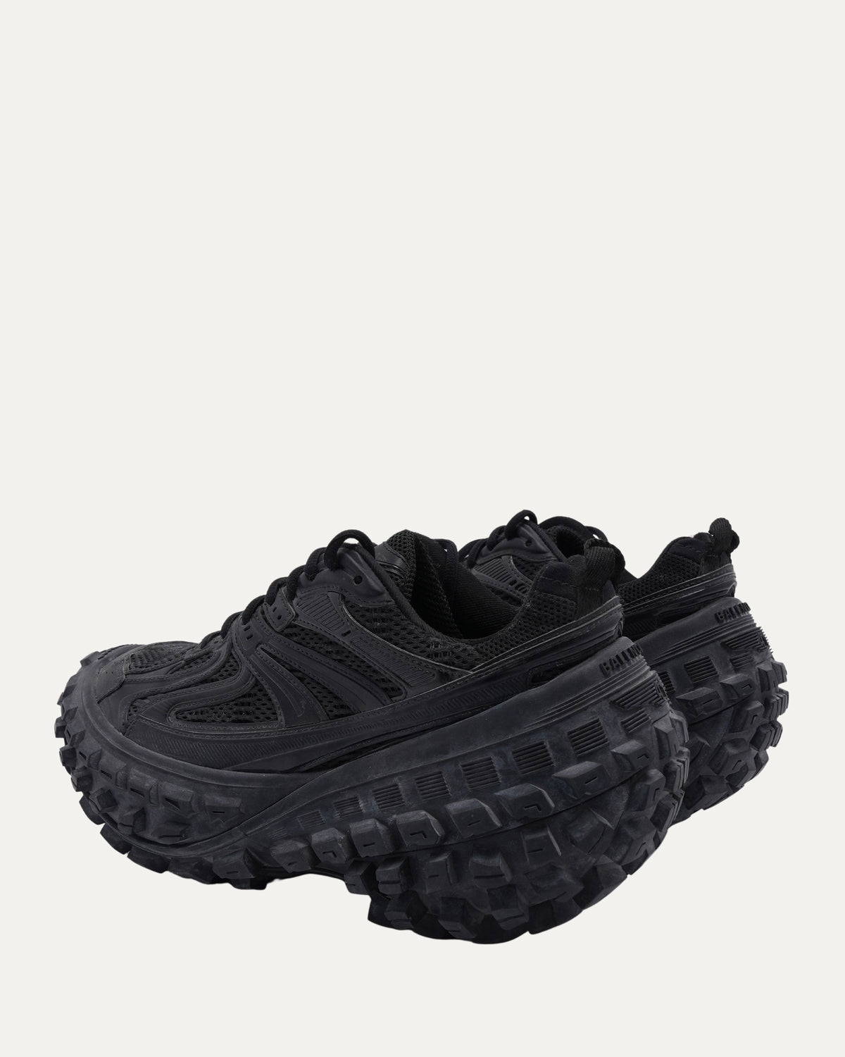 Defender Sneaker