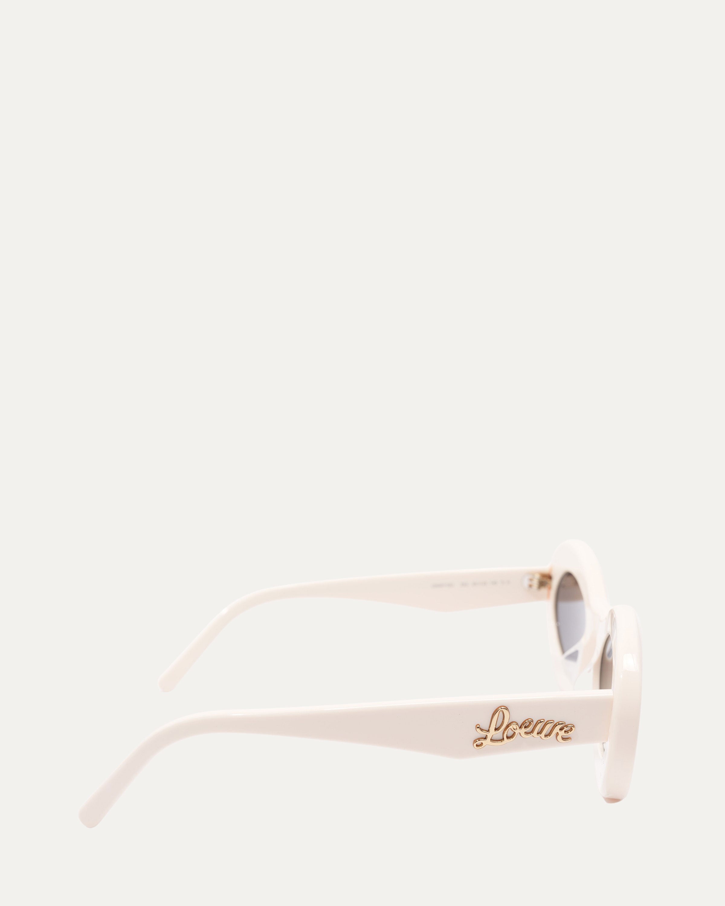 LW40110U Sunglasses