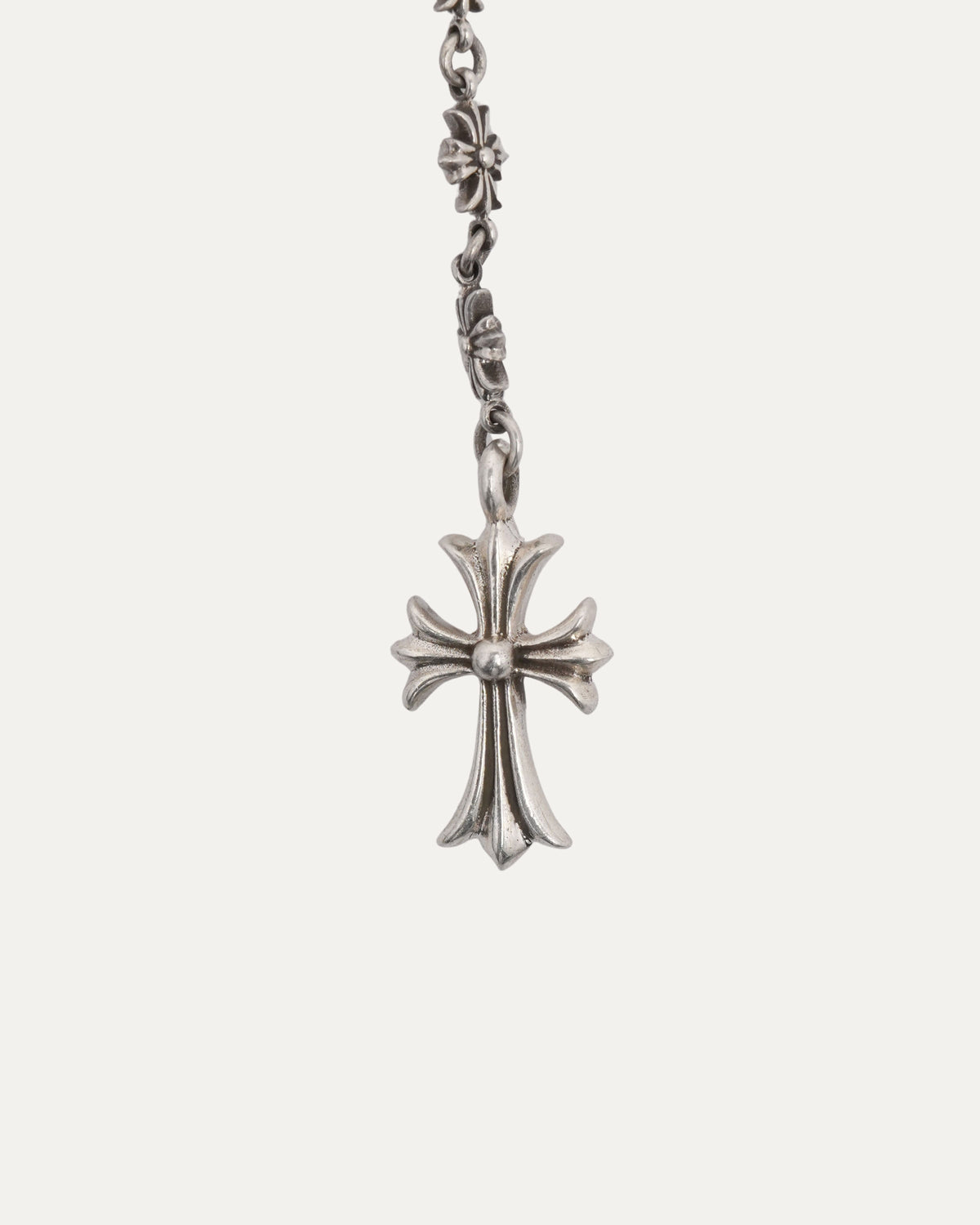Tiny E Choke Chain Necklace