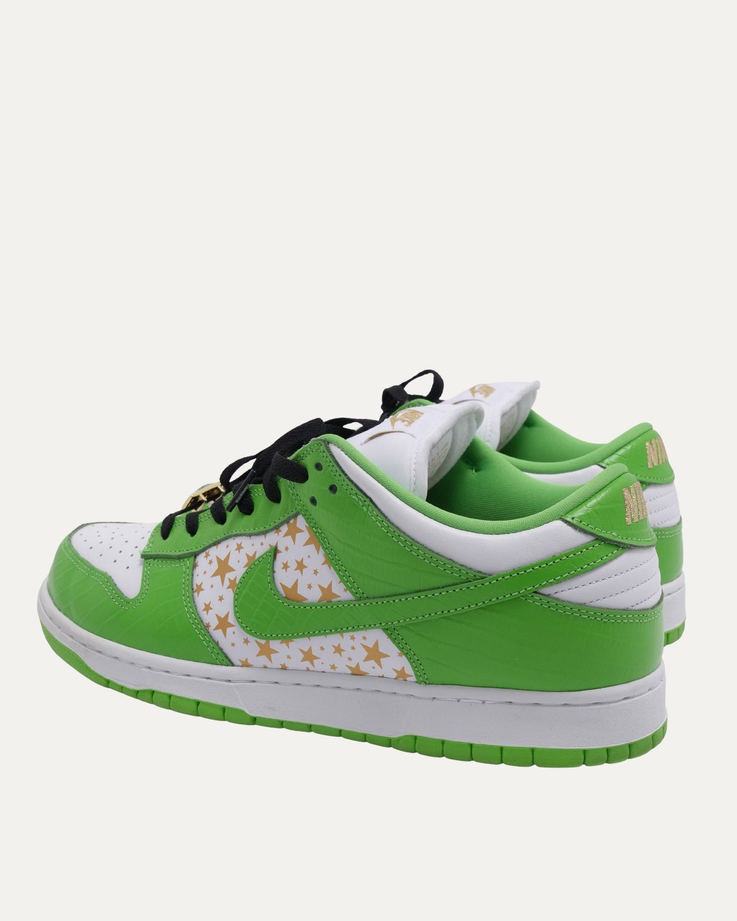 SB Dunk Low Supreme Stars