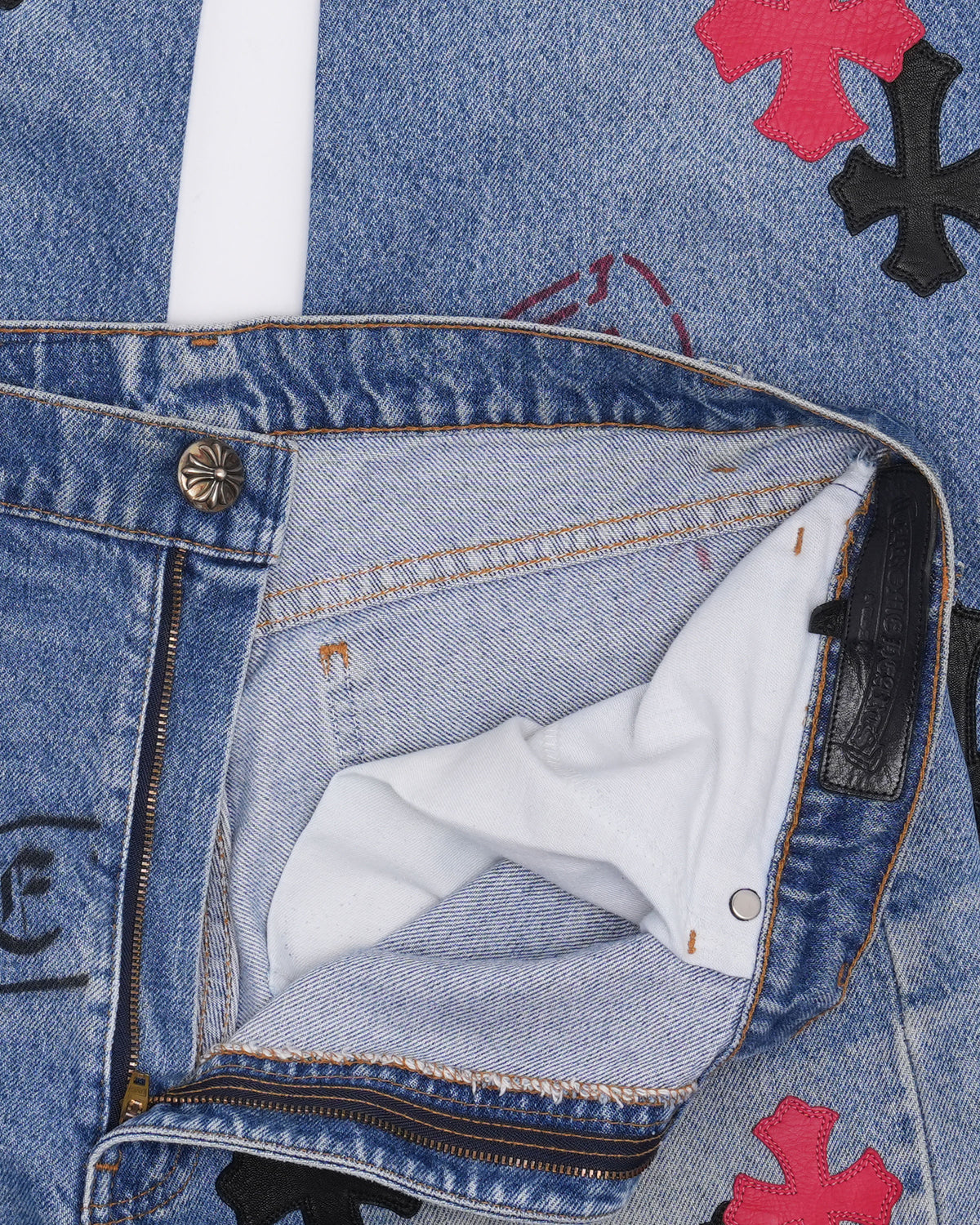 Stencil Cross Patch Levi's Jeans