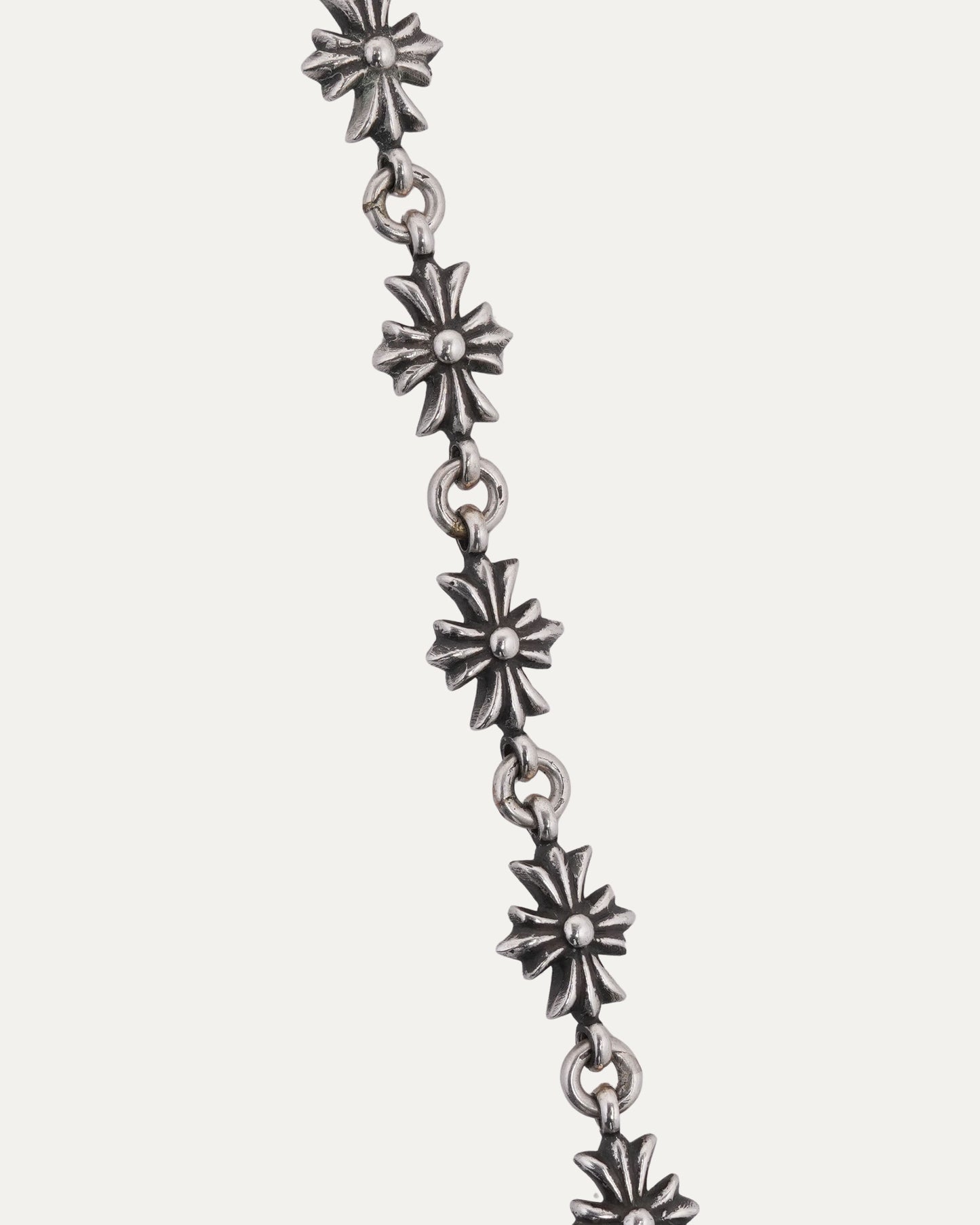 Tiny E Choke Chain Necklace