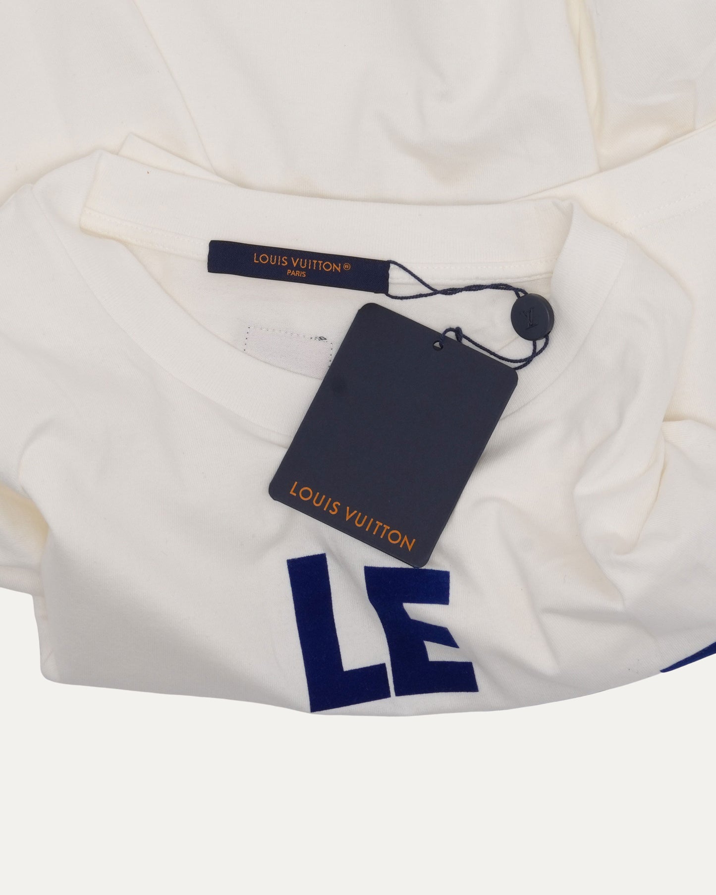 Le Monde Est À Vous T-Shirt