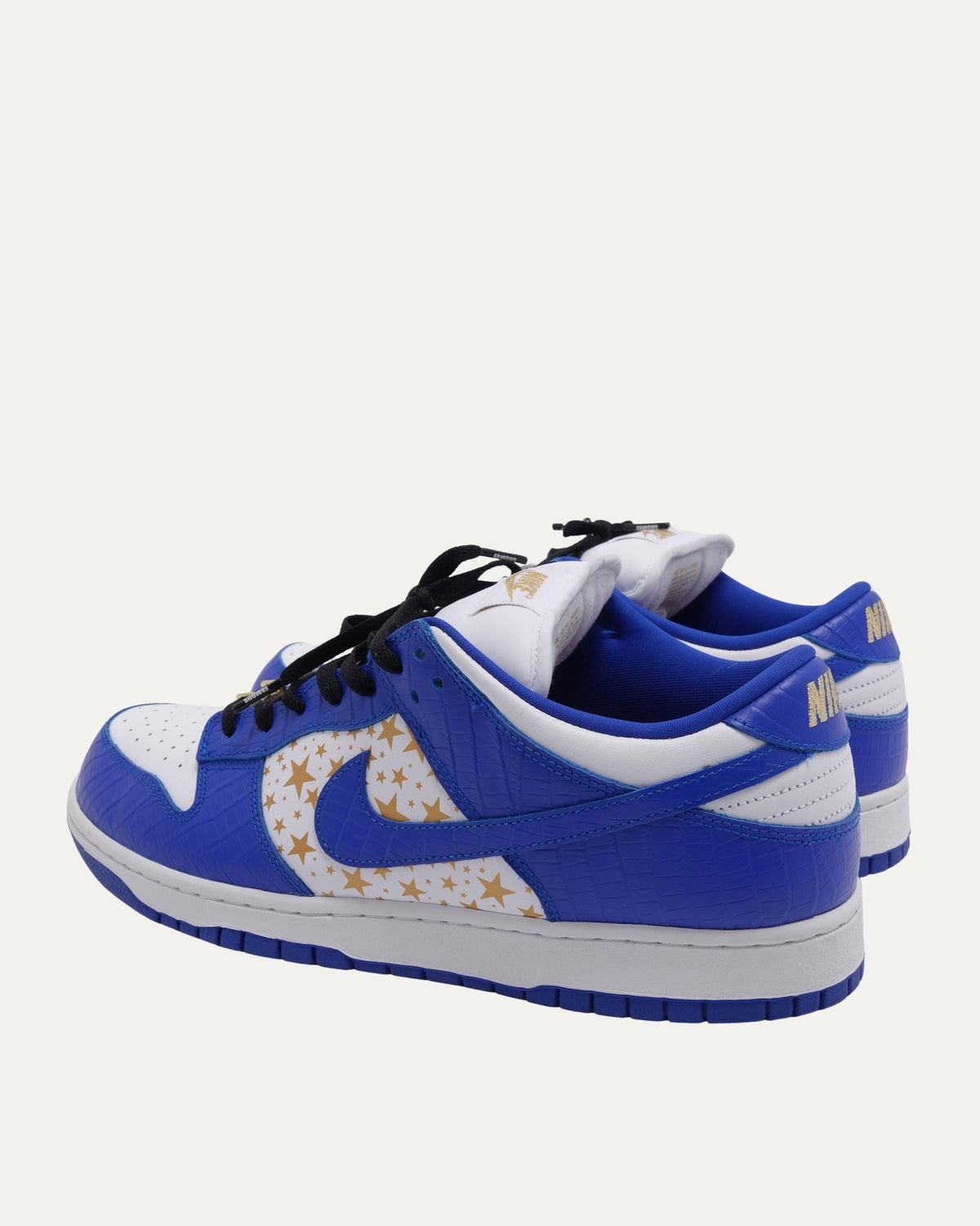 SB Dunk Low Supreme Stars