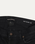 Distressed Repaired D02 Jeans