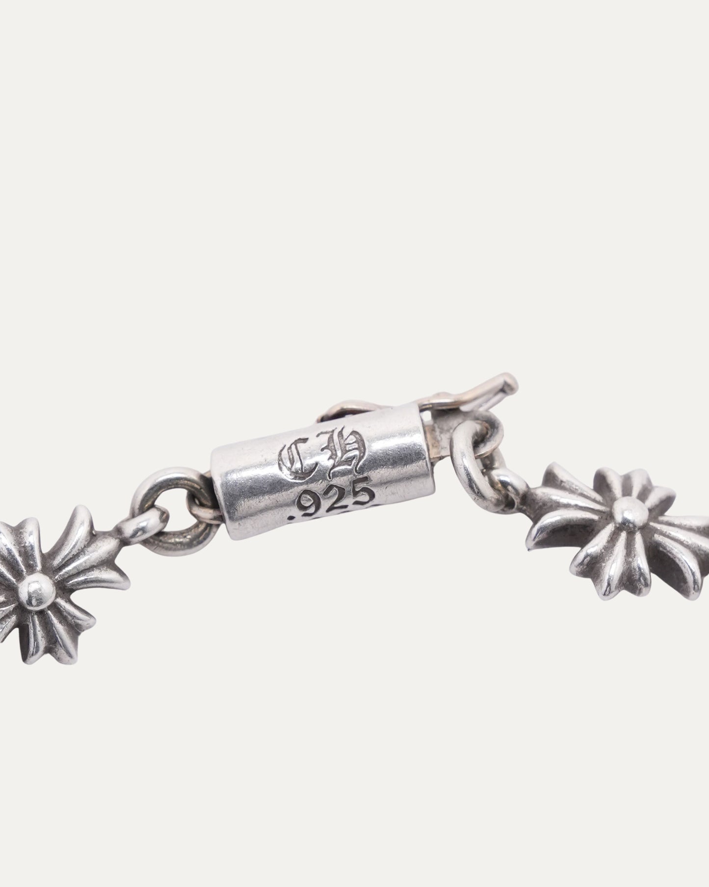 Tiny E Bracelet