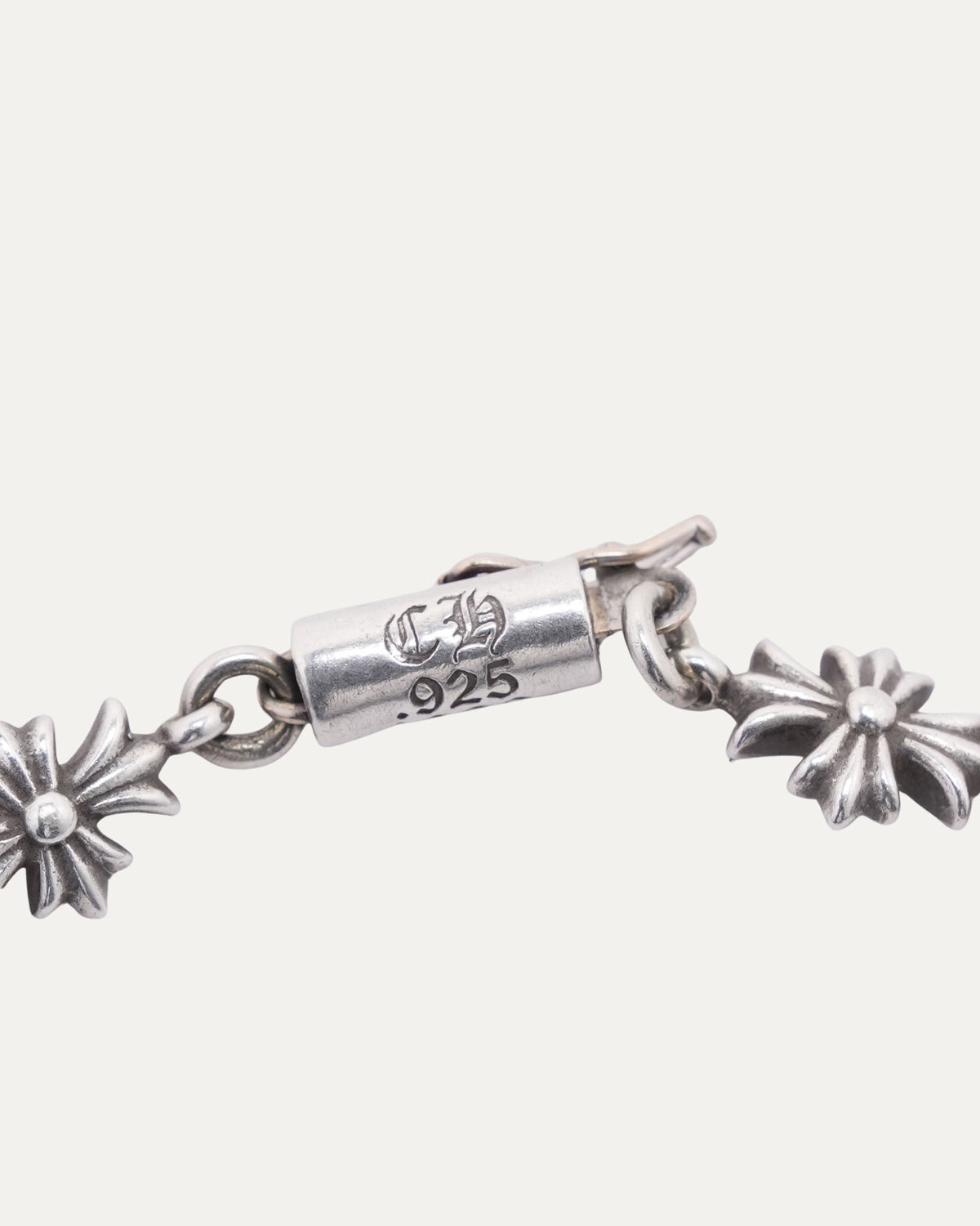 Tiny E Bracelet