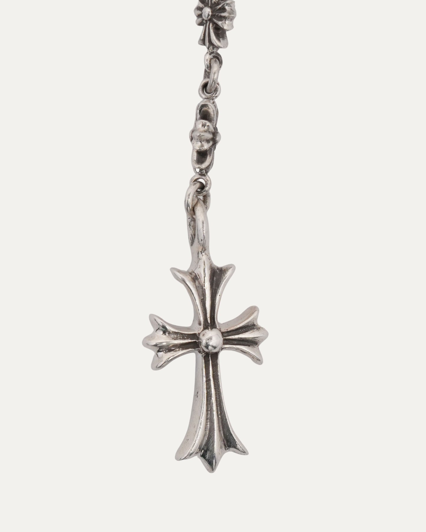 Tiny E Choke Chain Necklace
