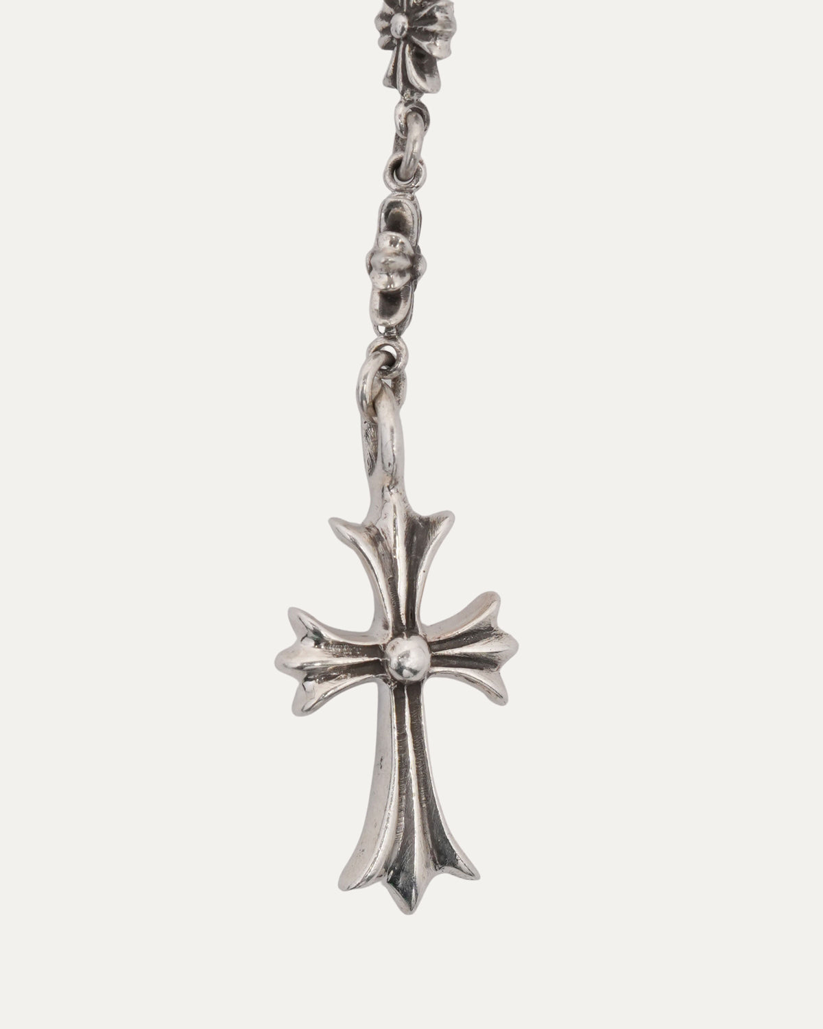Tiny E Choke Chain Necklace