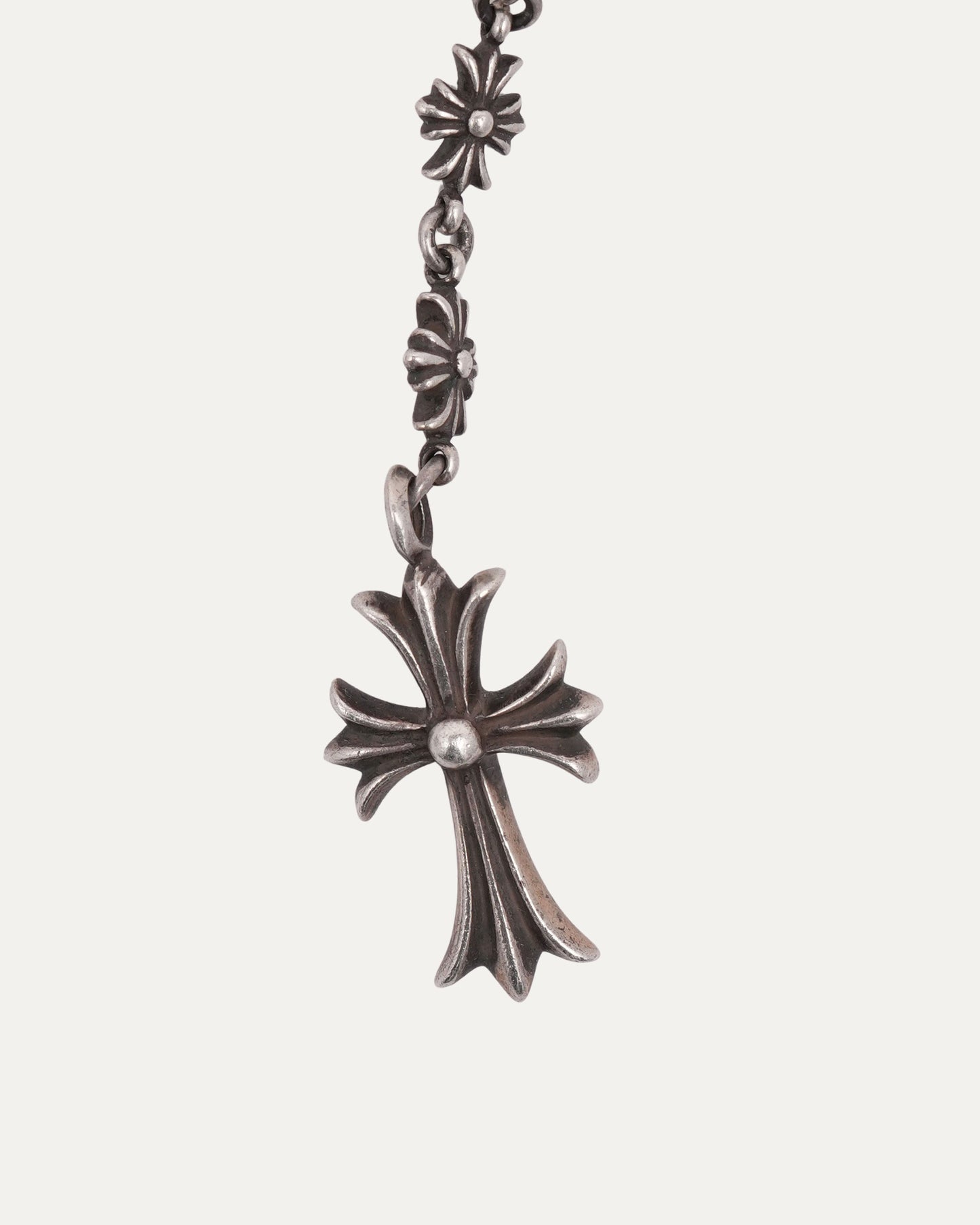 Tiny E Choke Chain Necklace