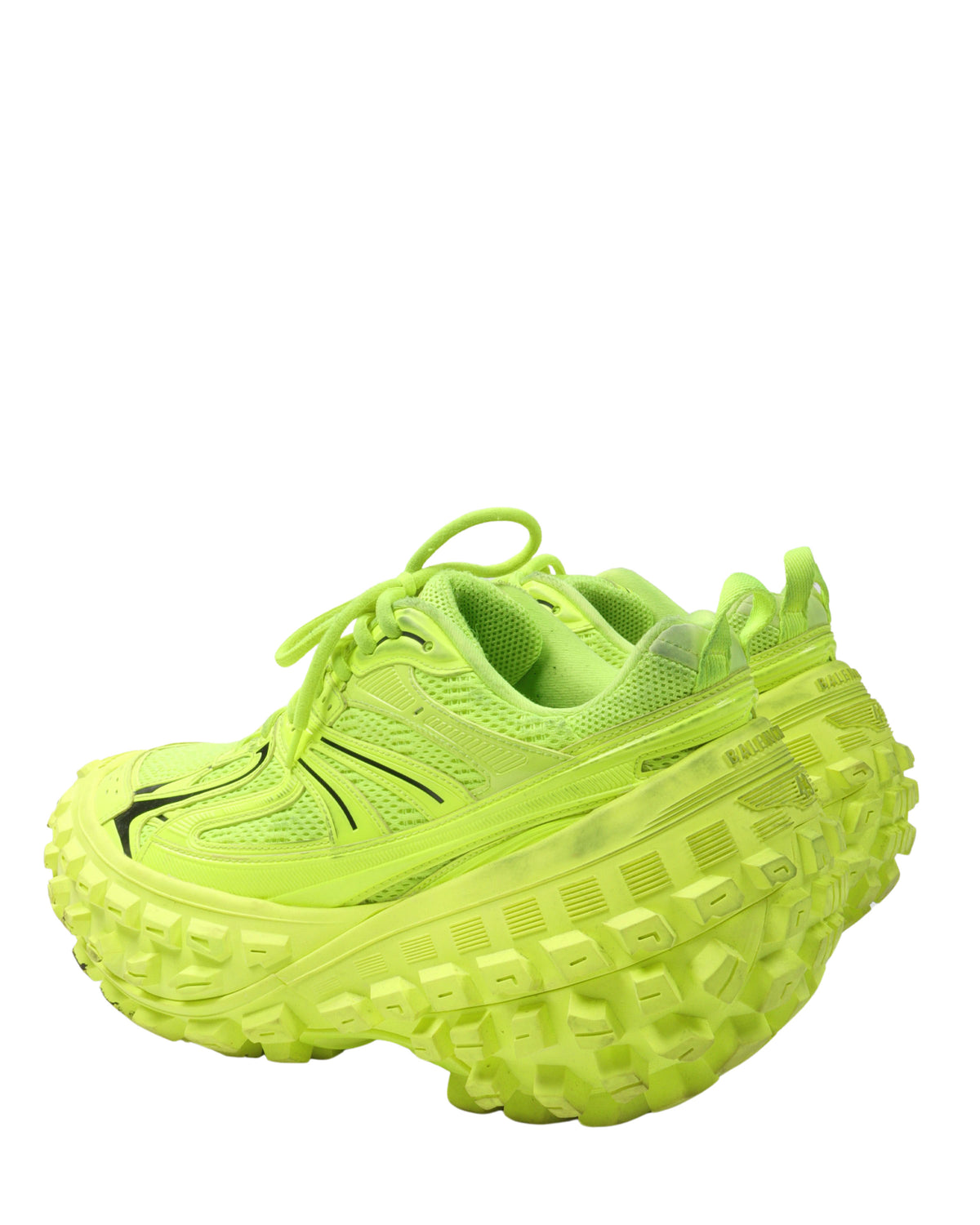 Defender Sneaker